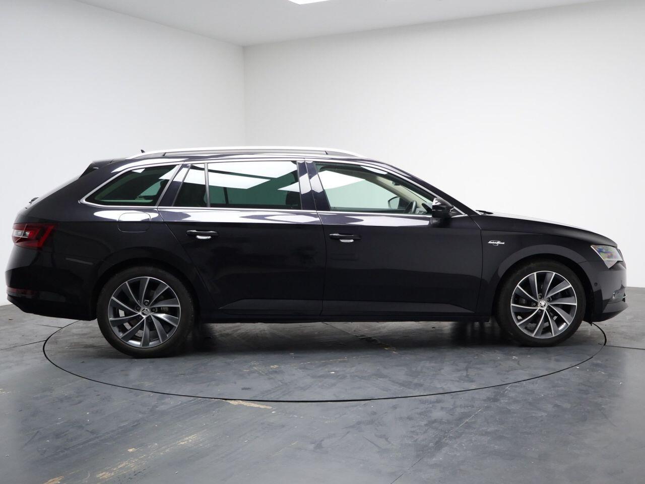 Skoda Superb - Image 14