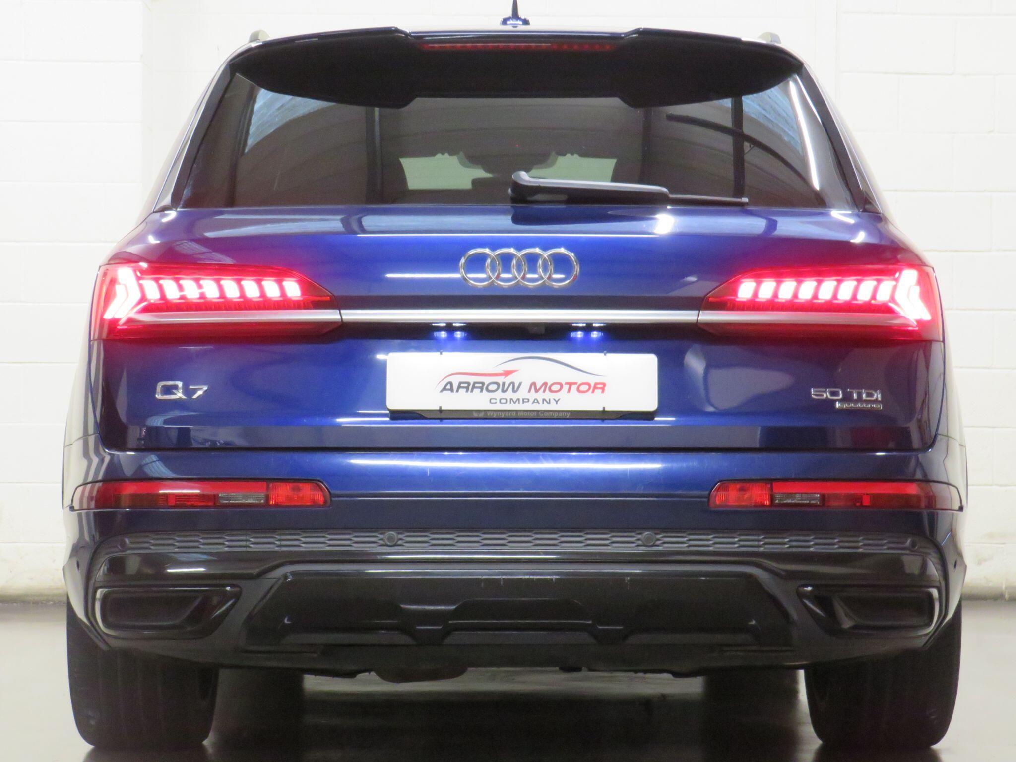 Audi Q7 - Image 6