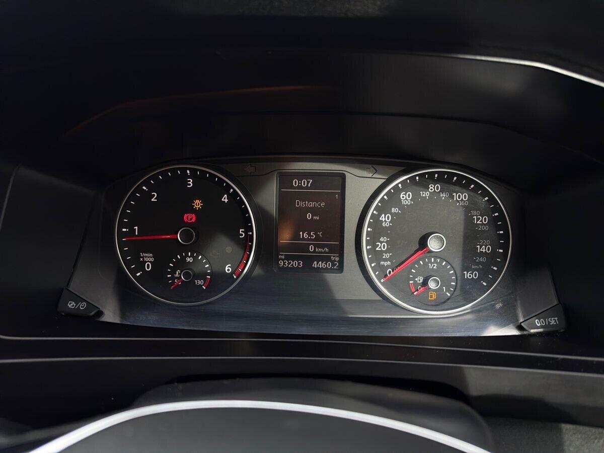 Volkswagen Transporter - Image 18