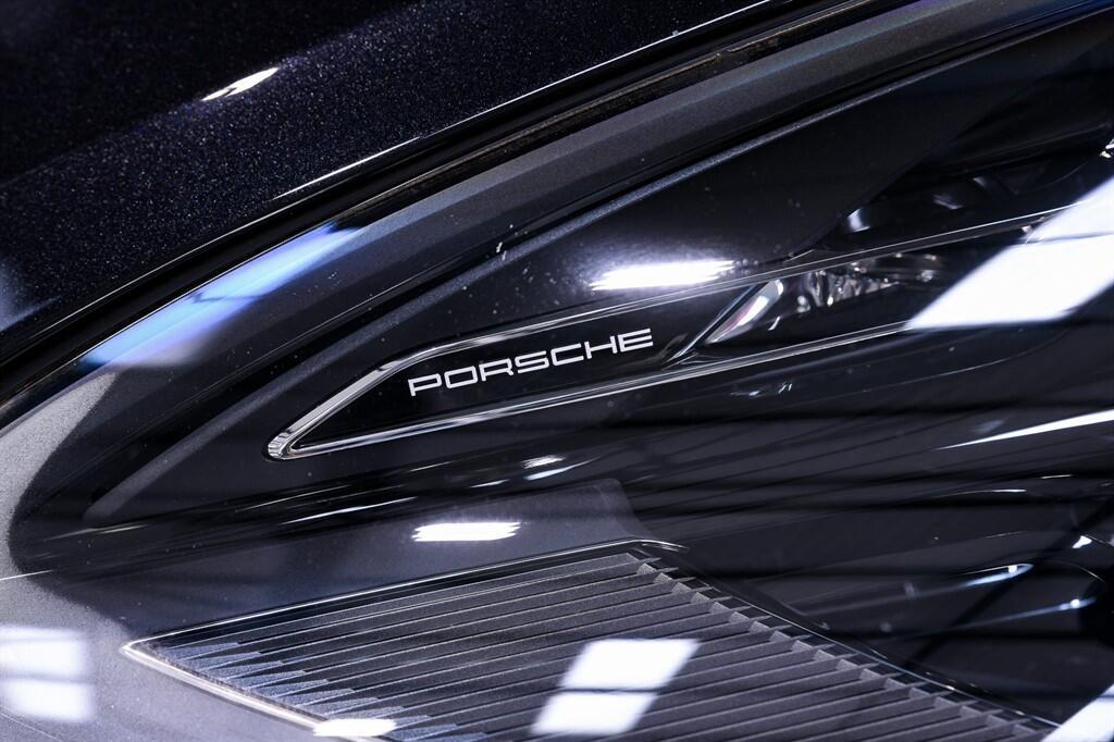 Porsche Macan - Image 8