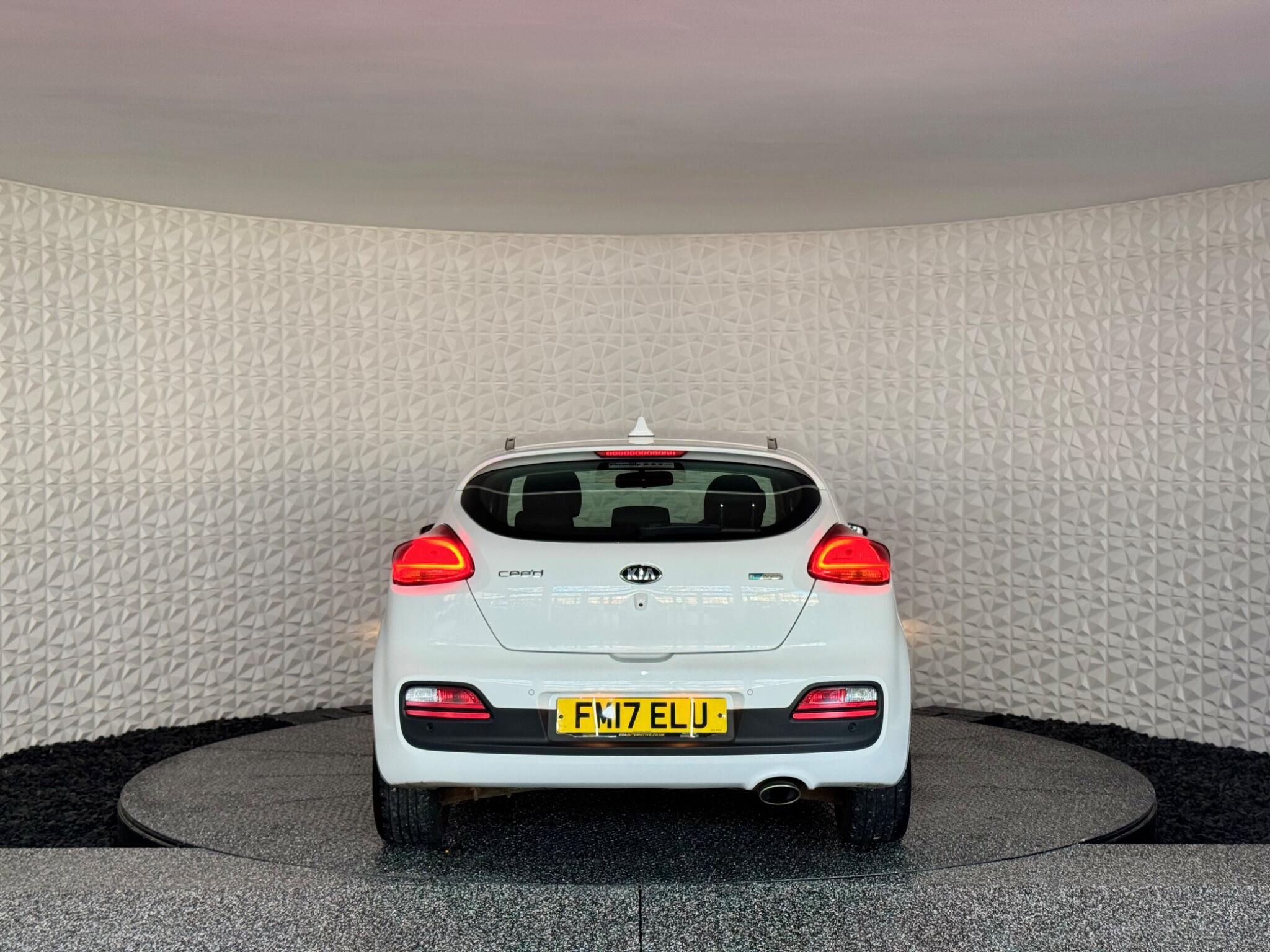 Kia ProCeed - Image 15