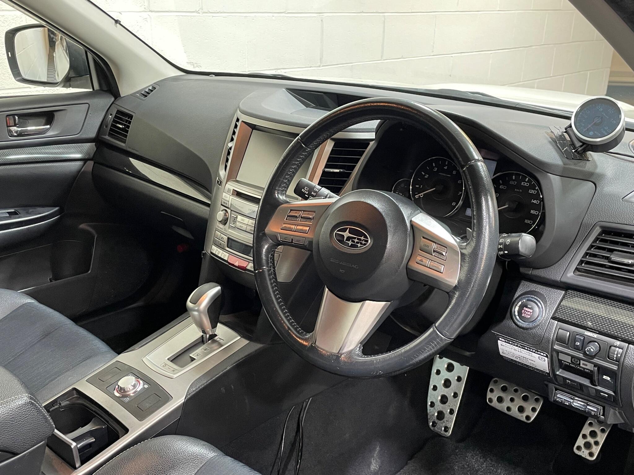 Subaru Legacy - Image 8