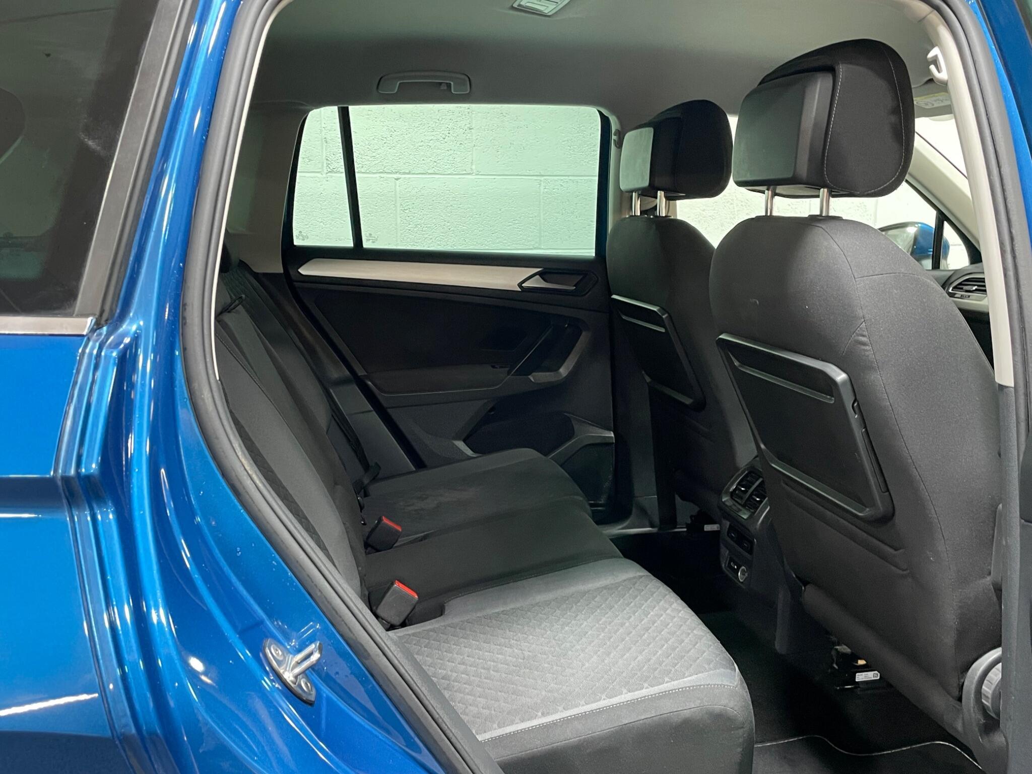 Volkswagen Tiguan - Image 11