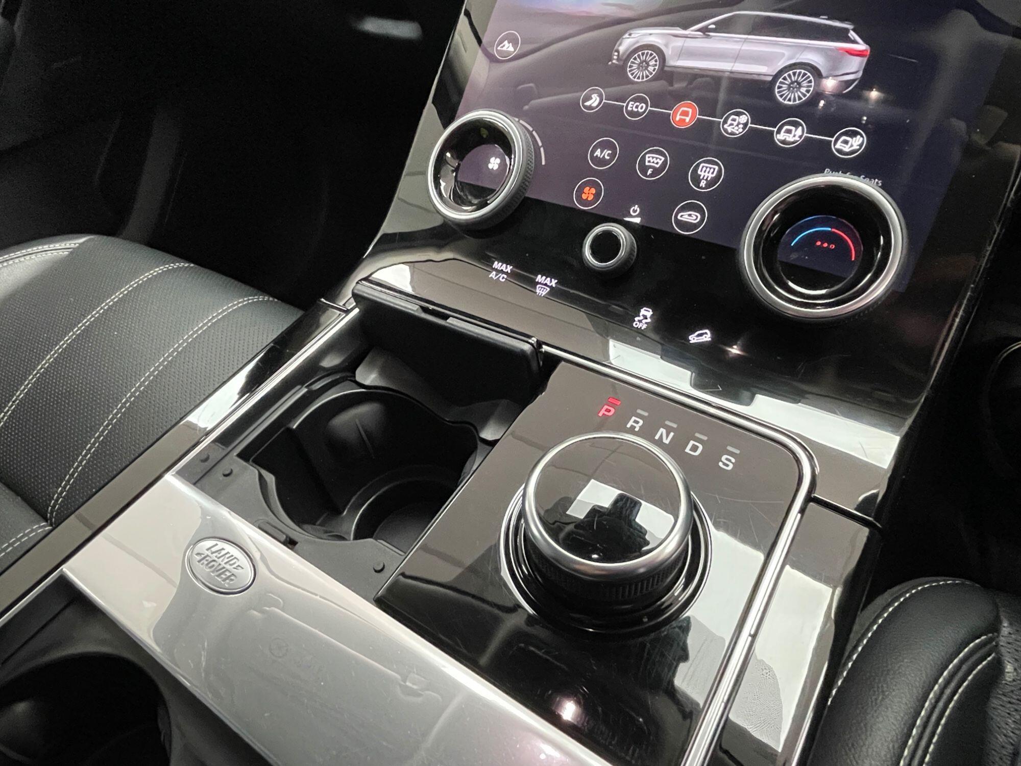 Land Rover Range Rover Velar - Image 52