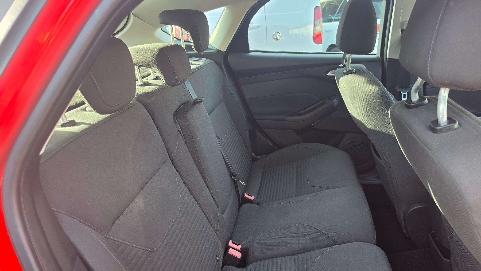 Ford Focus - Image 19