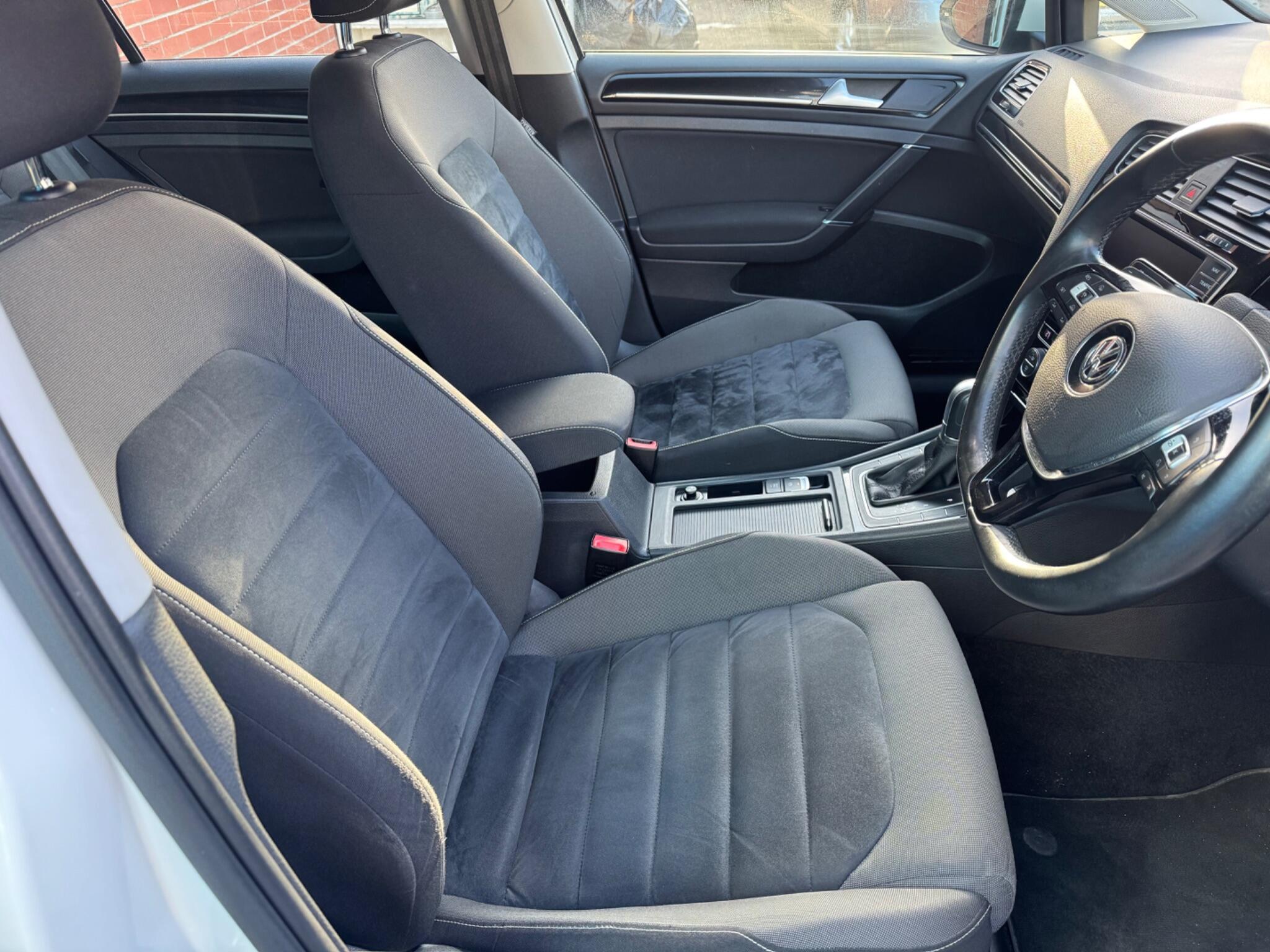 Volkswagen Golf - Image 36
