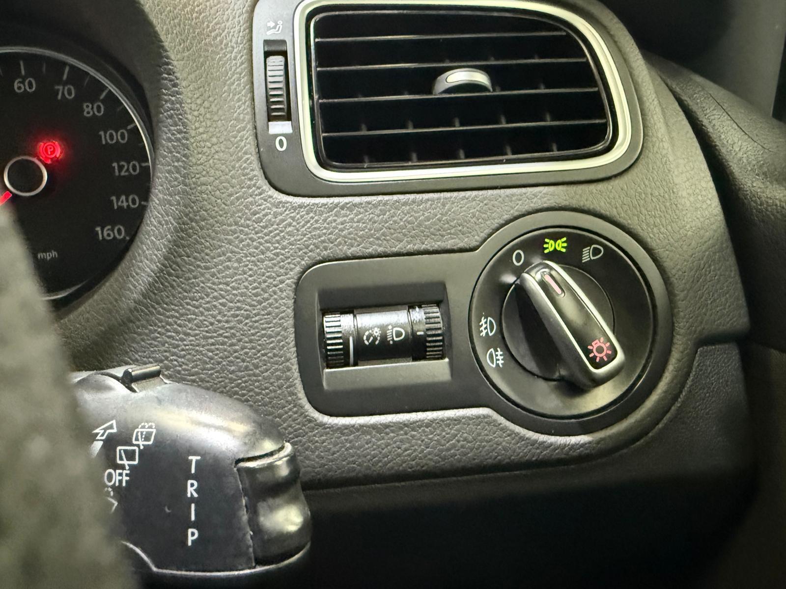 Volkswagen Polo - Image 35