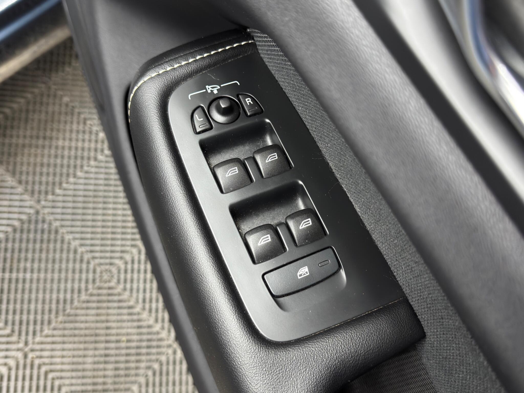 Volvo XC60 - Image 41