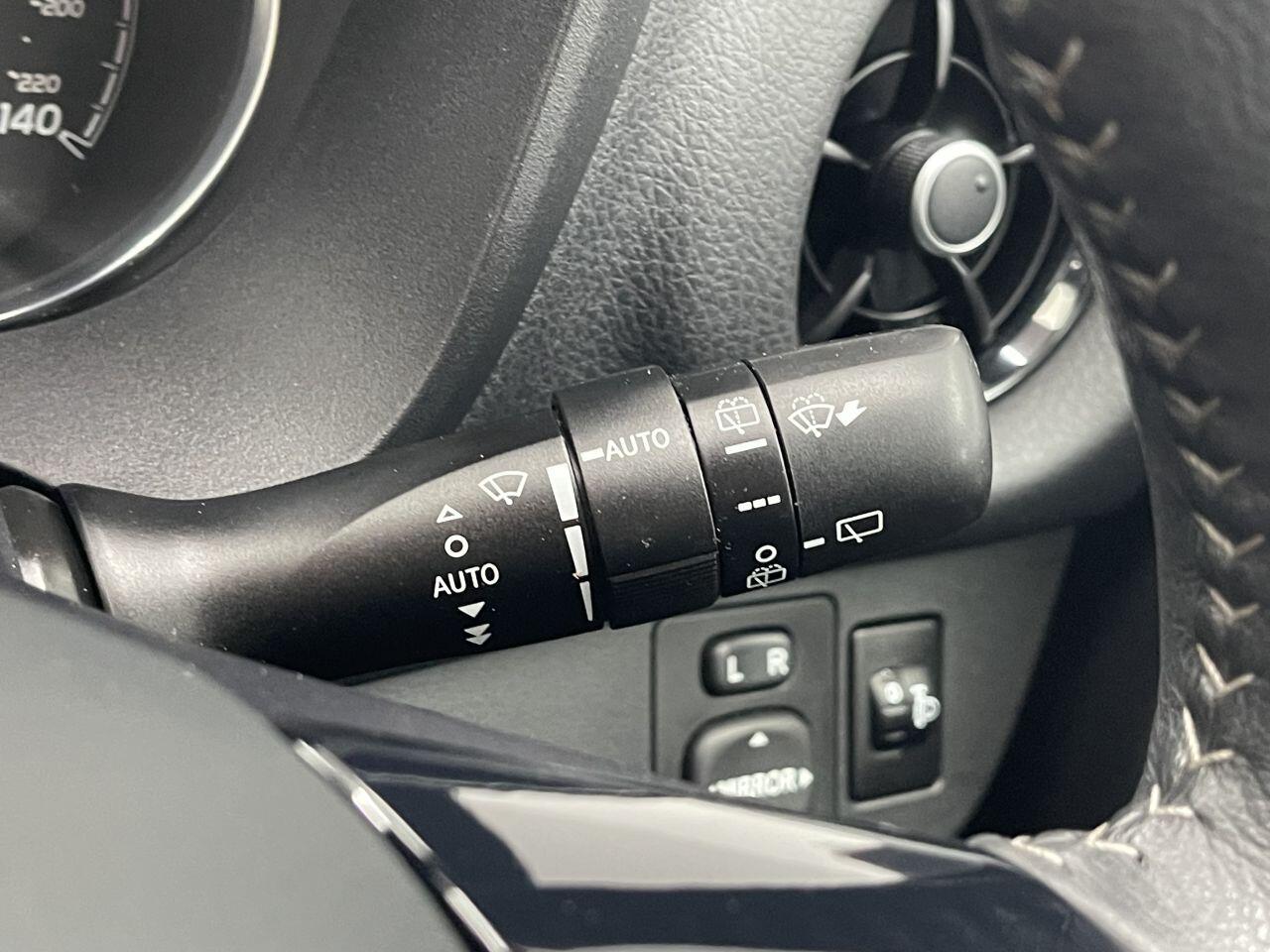 Toyota Yaris - Image 34