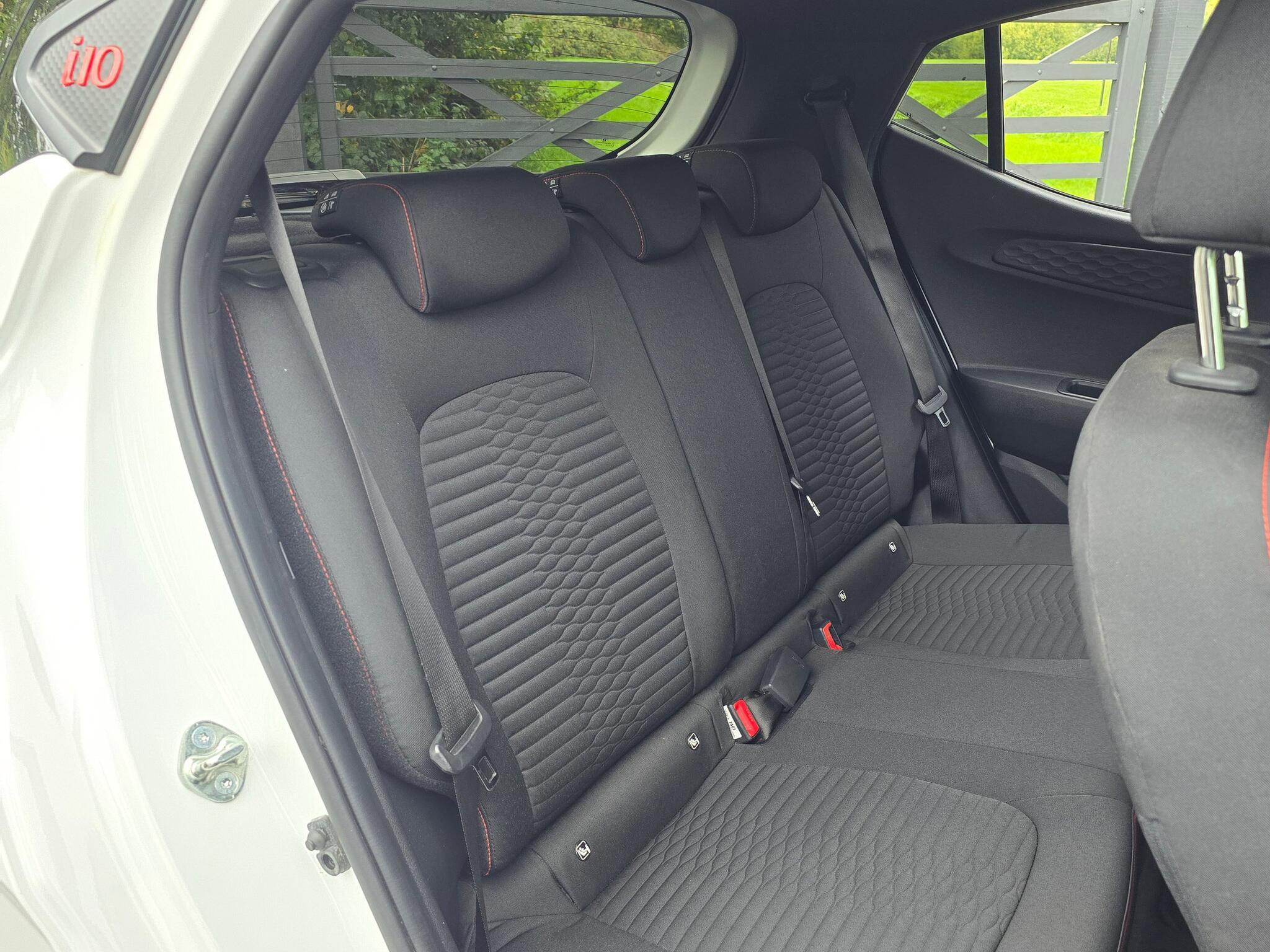 Hyundai i10 - Image 12