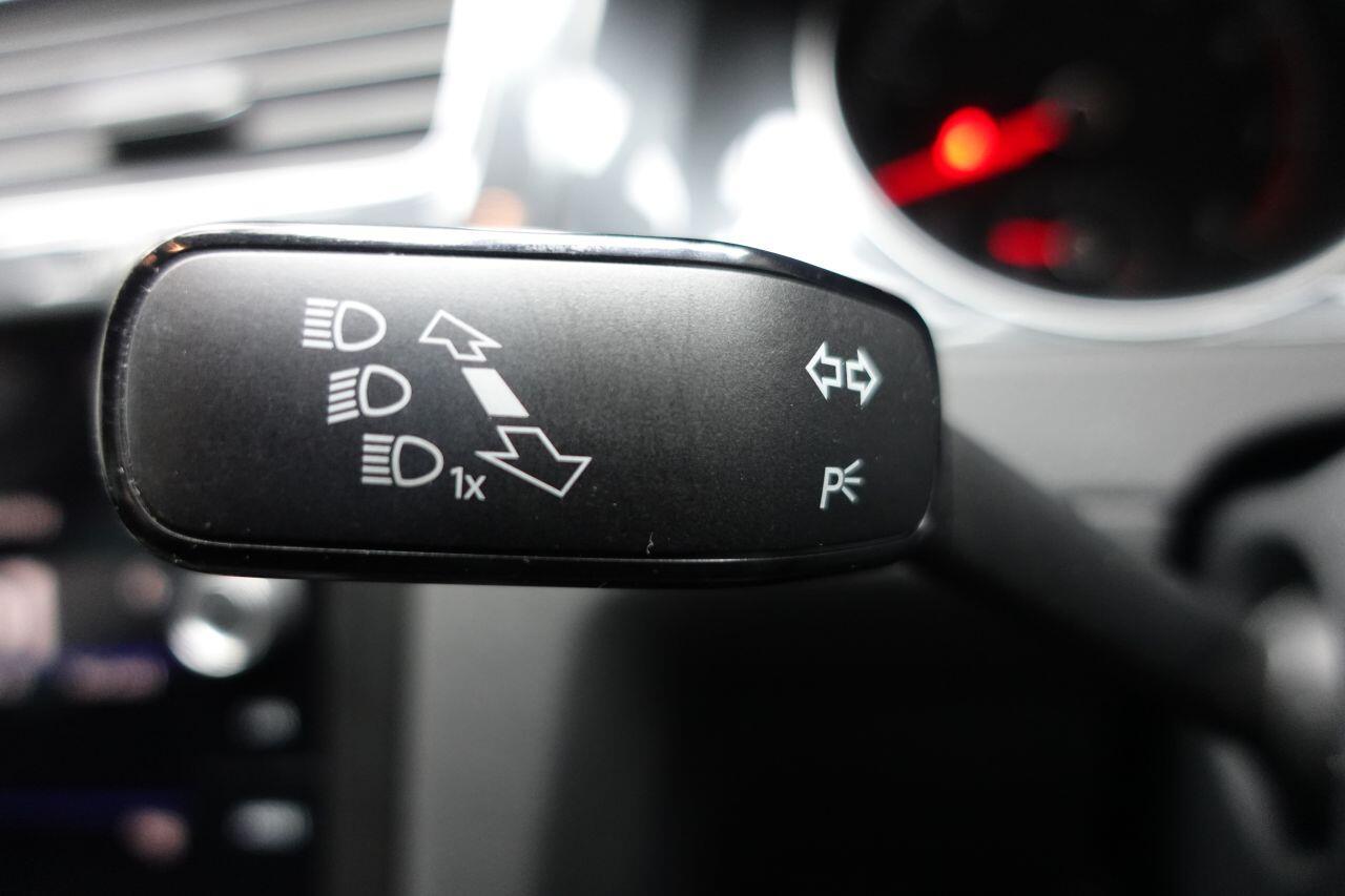 Volkswagen Golf - Image 48