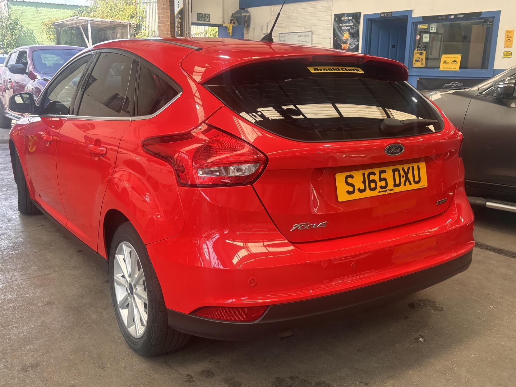 Ford Focus - Image 7