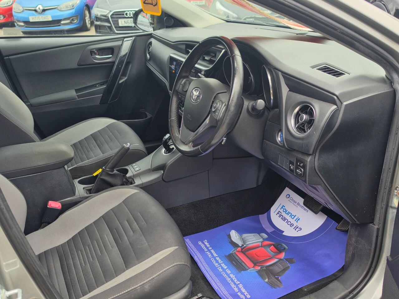 Toyota Auris - Image 13