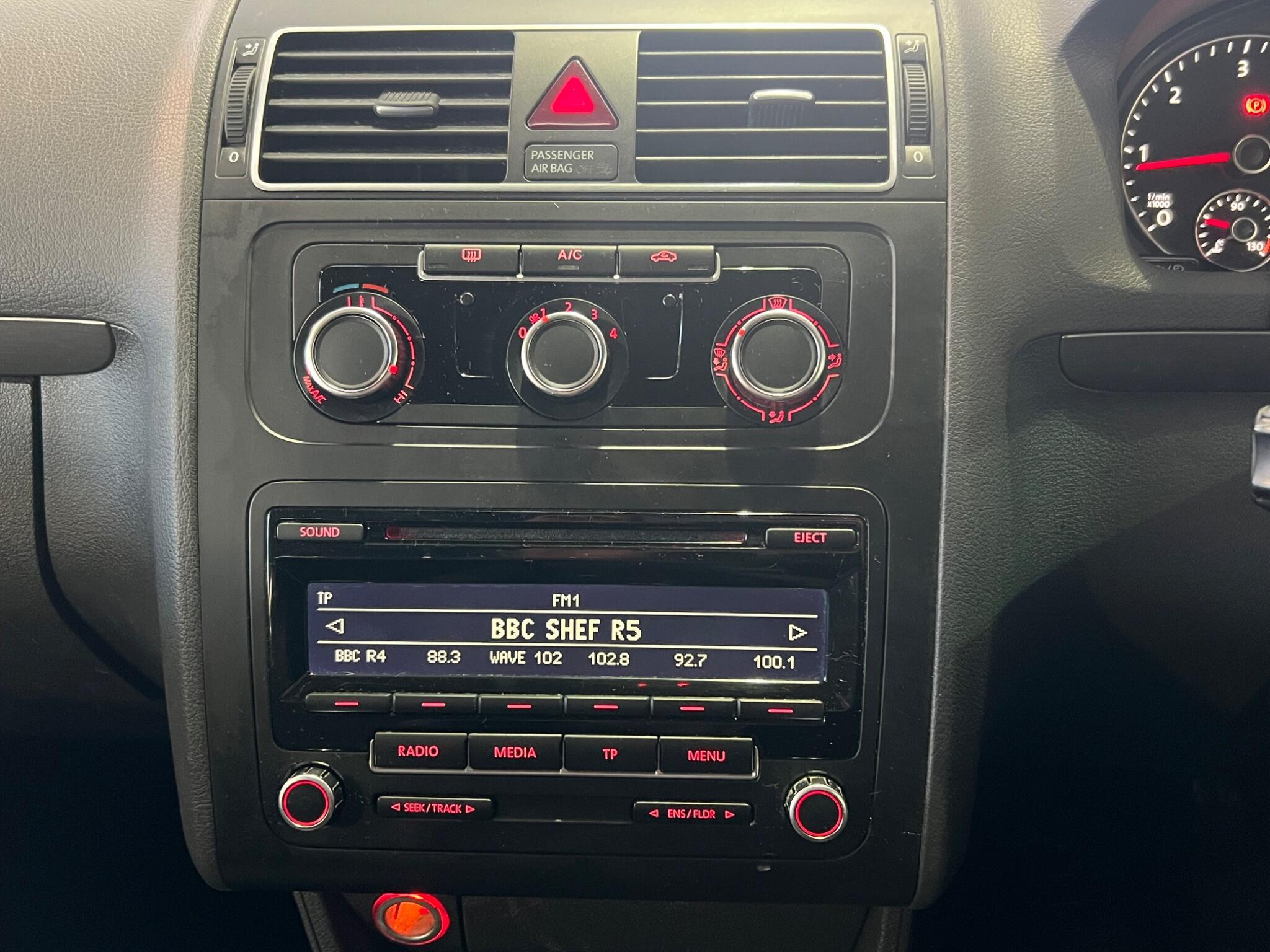 Volkswagen Touran - Image 24