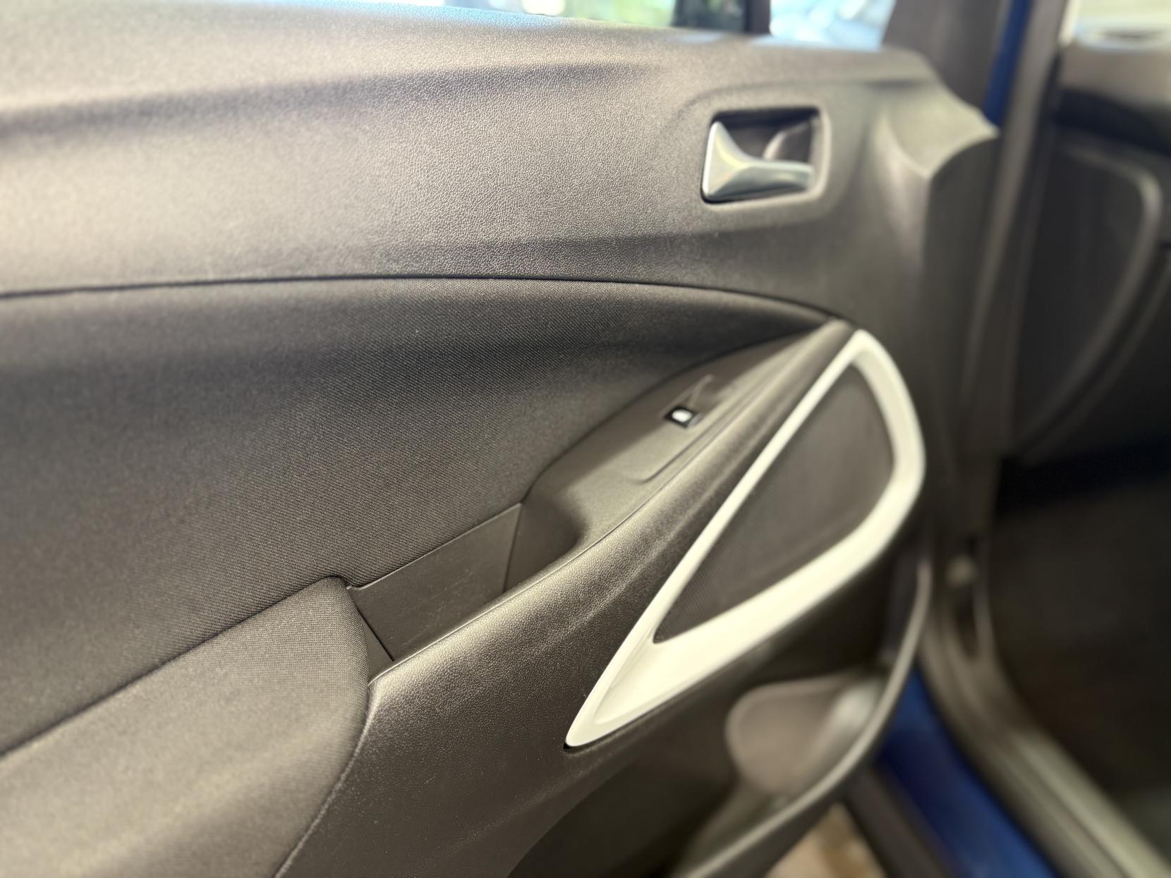 Vauxhall Crossland X - Image 18