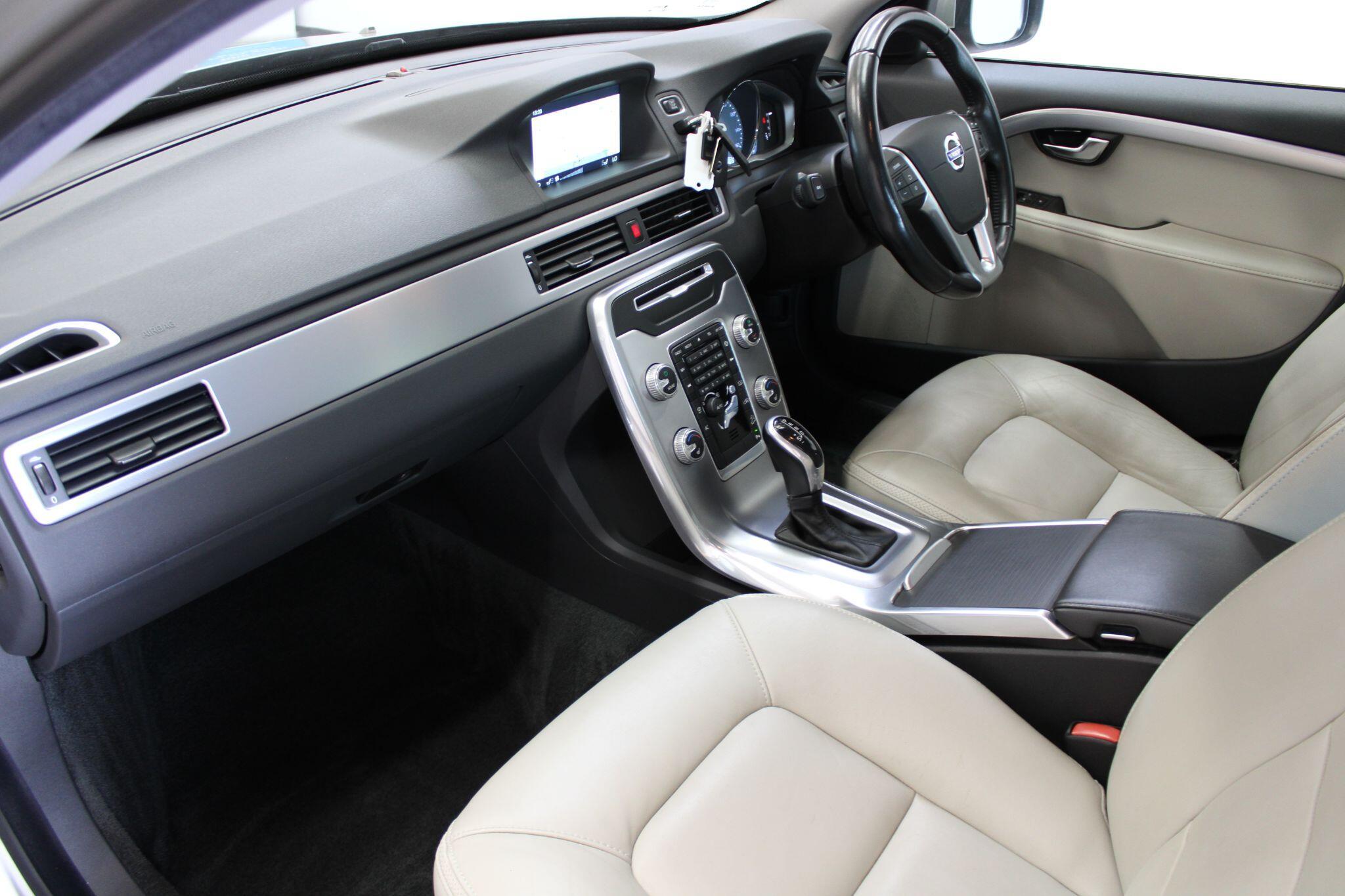 Volvo XC70 - Image 2