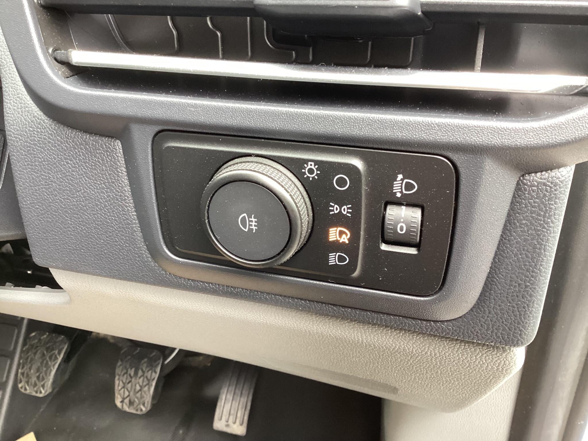 Ford Transit Custom - Image 8