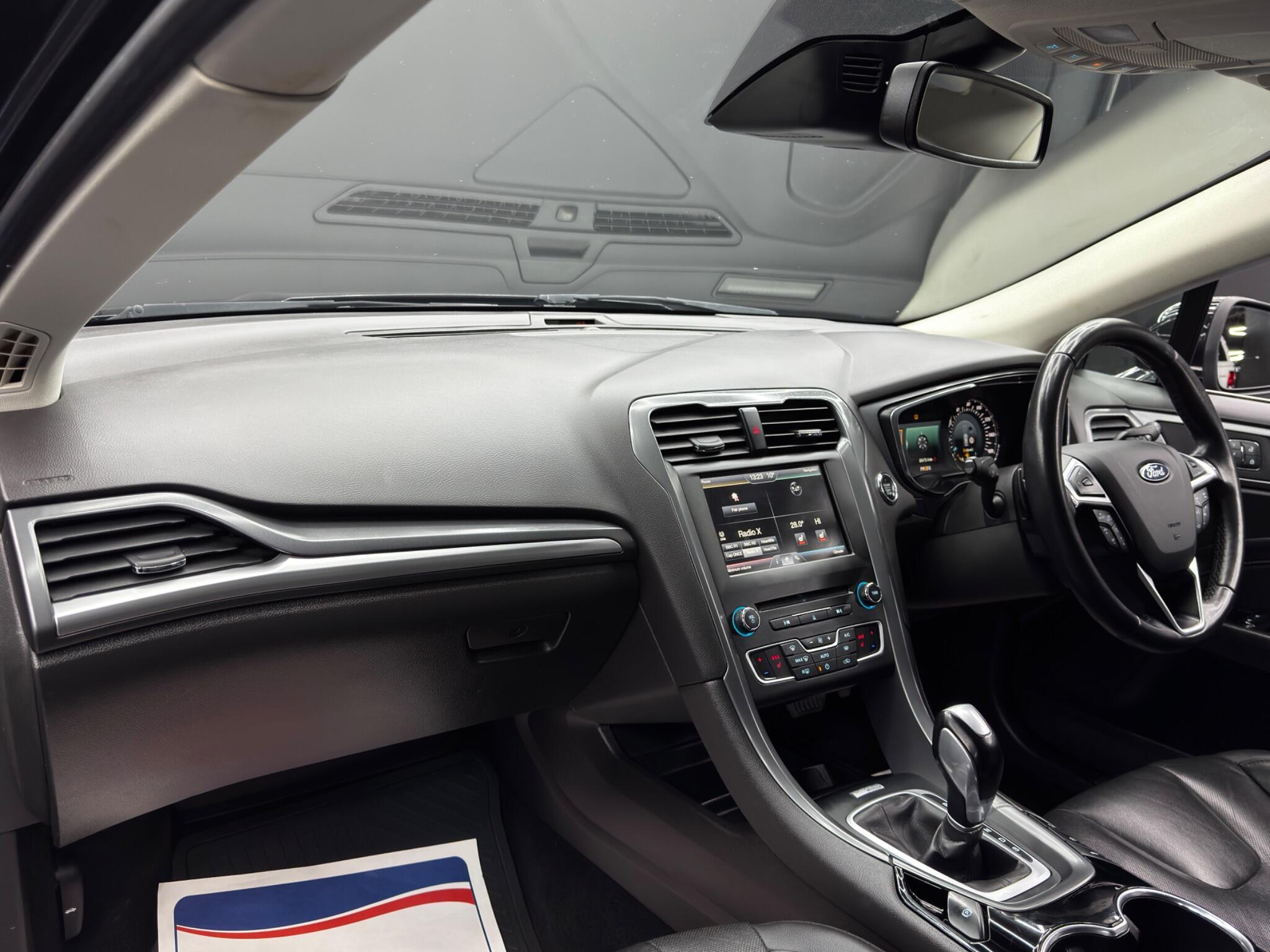 Ford Mondeo - Image 11