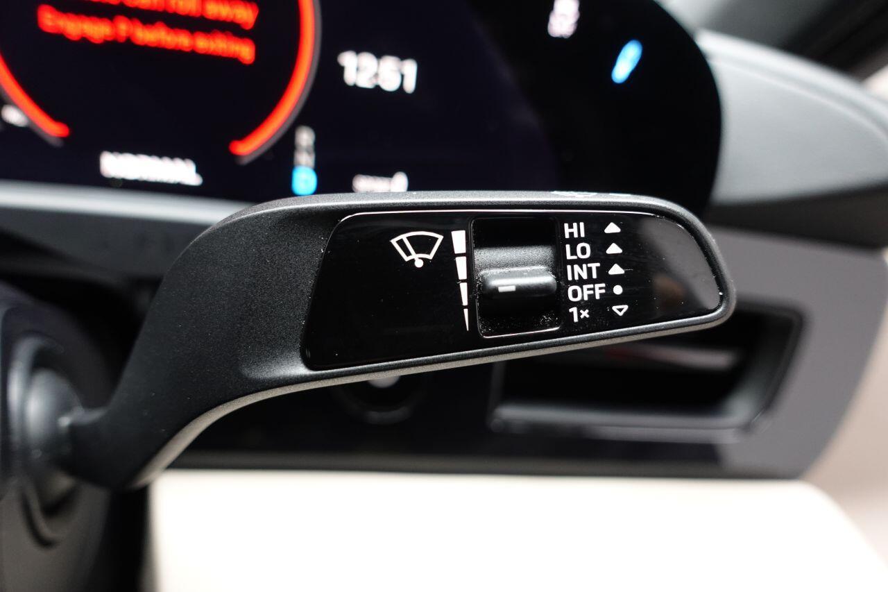 Porsche Taycan - Image 34