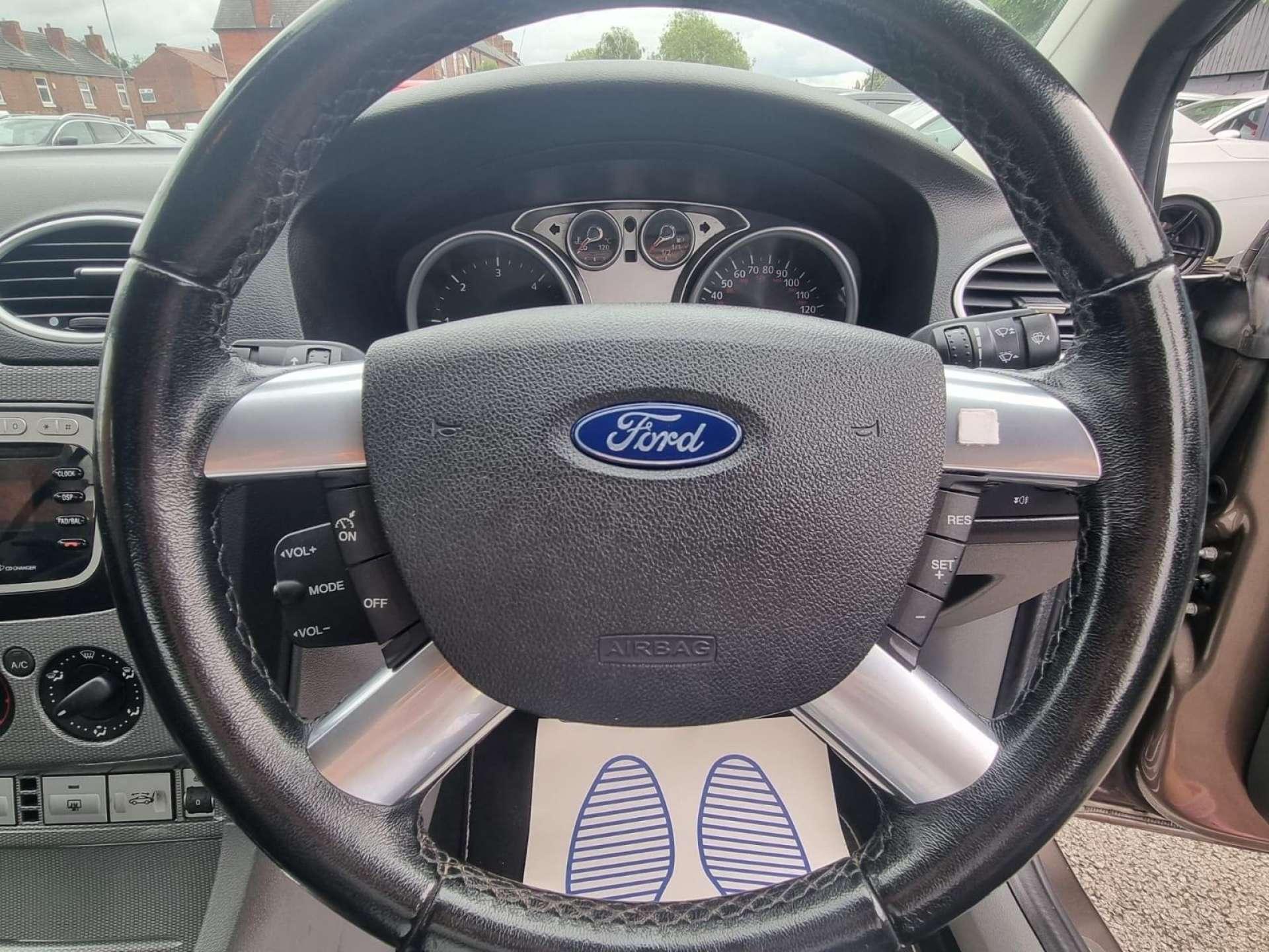 Ford Focus - Image 37