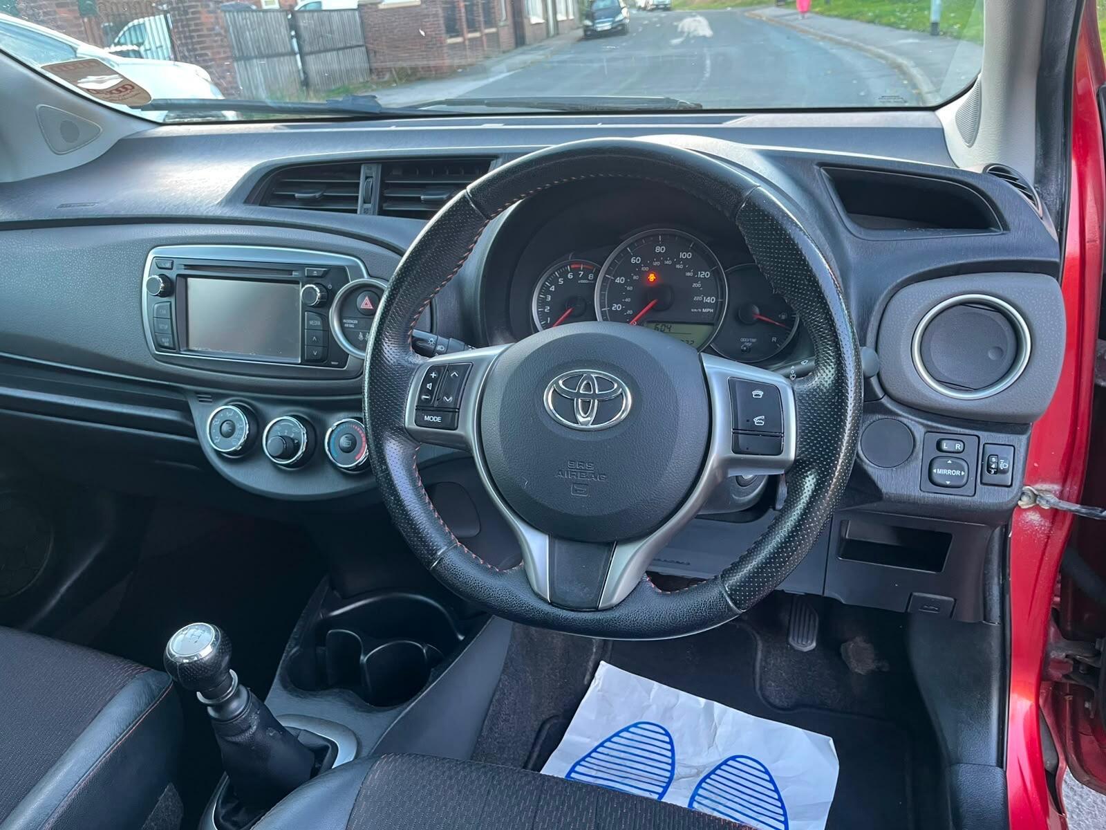 Toyota Yaris - Image 13
