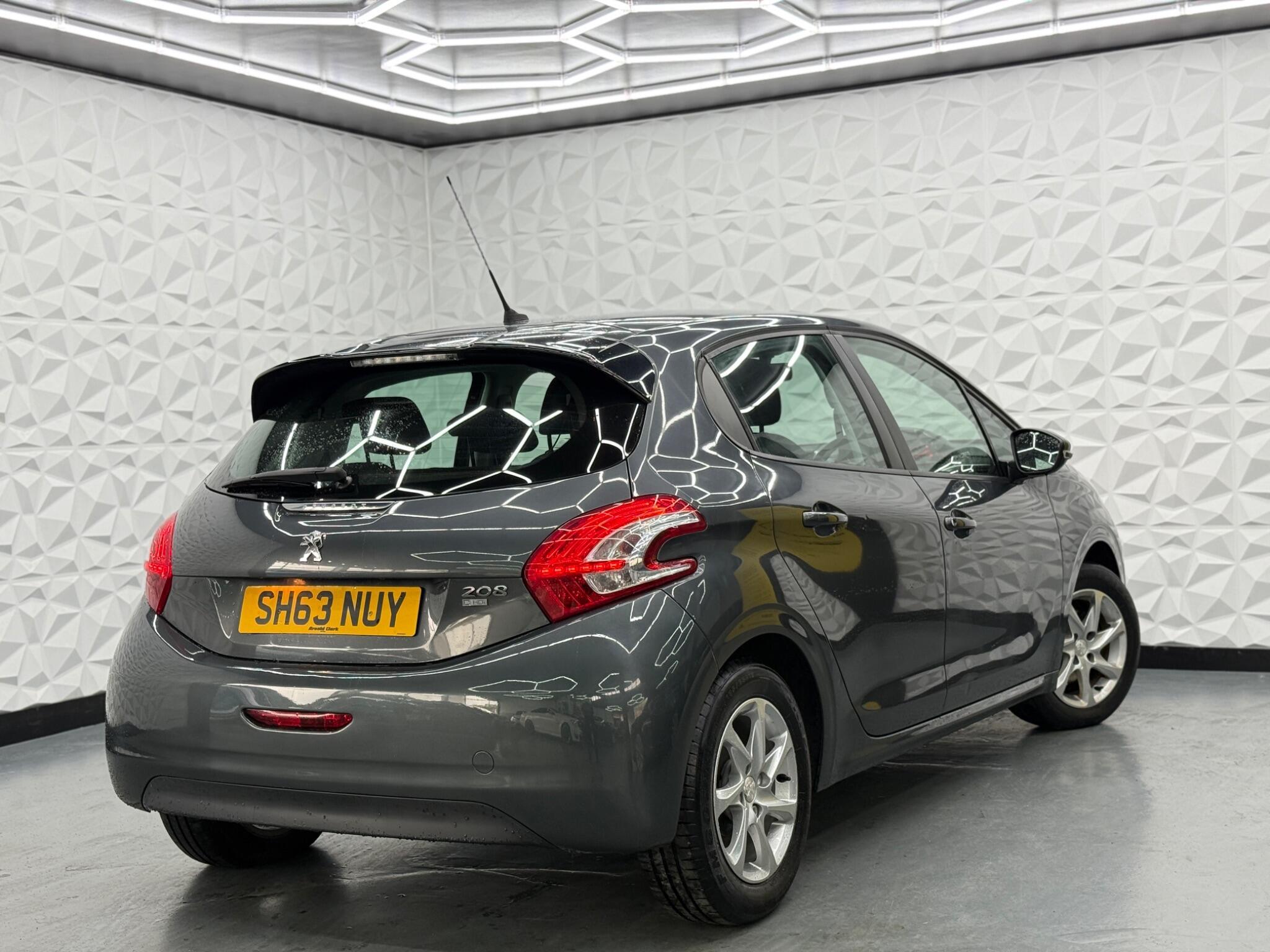 Peugeot 208 - Image 3