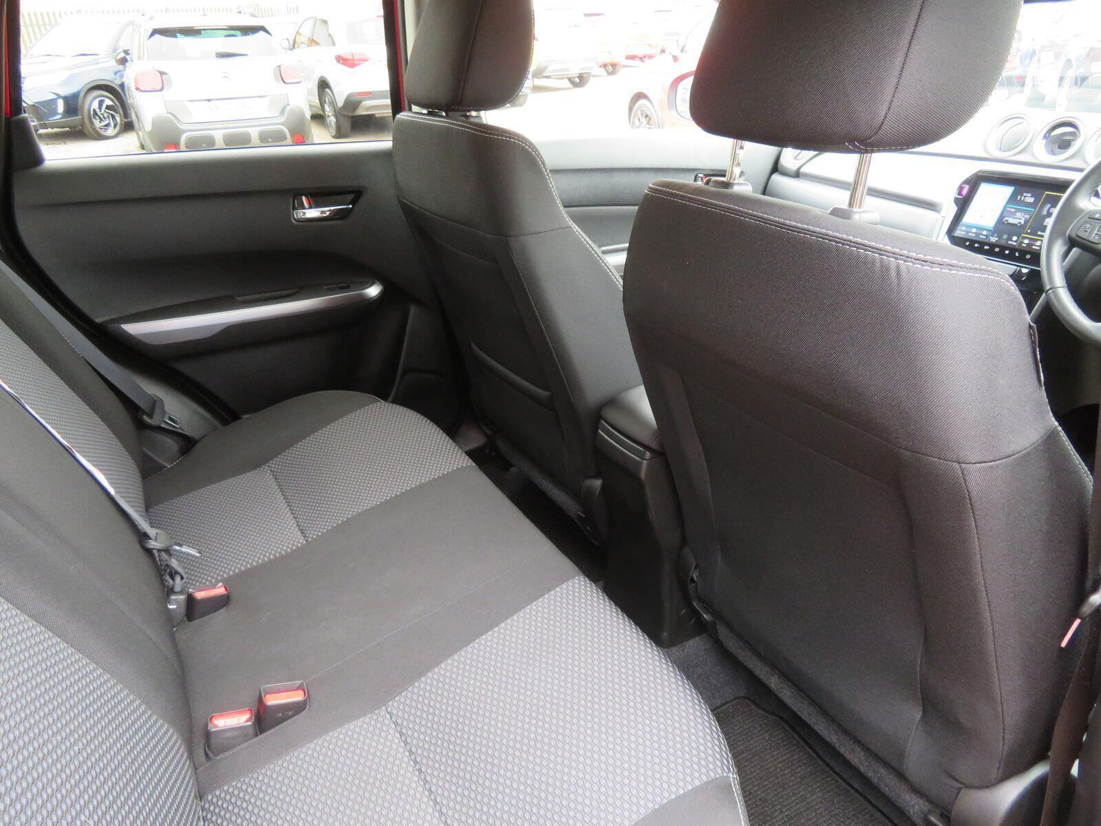 Suzuki Vitara - Image 18
