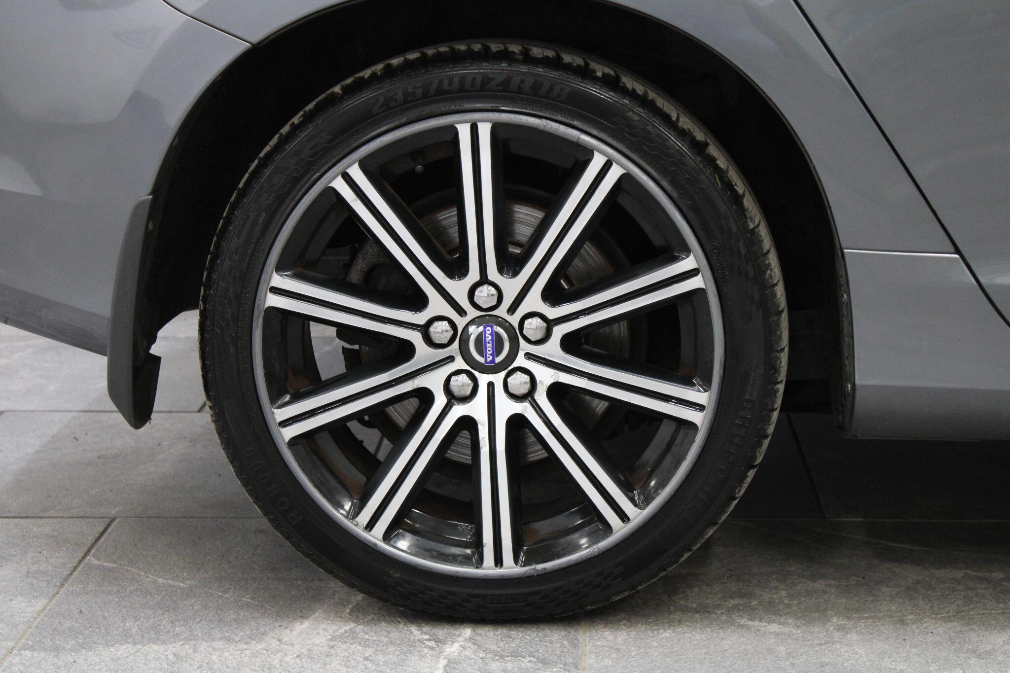 Volvo V60 - Image 10