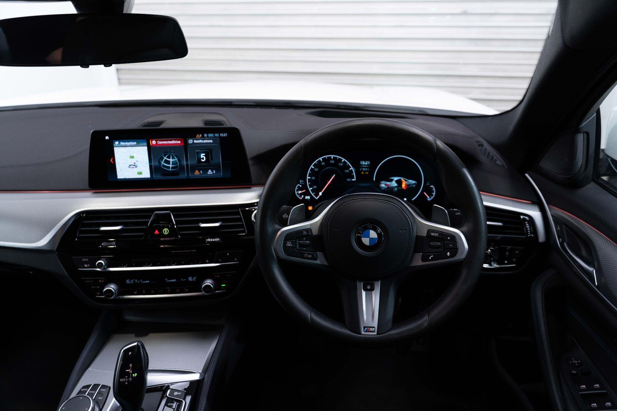 BMW 5 Series - Image 11