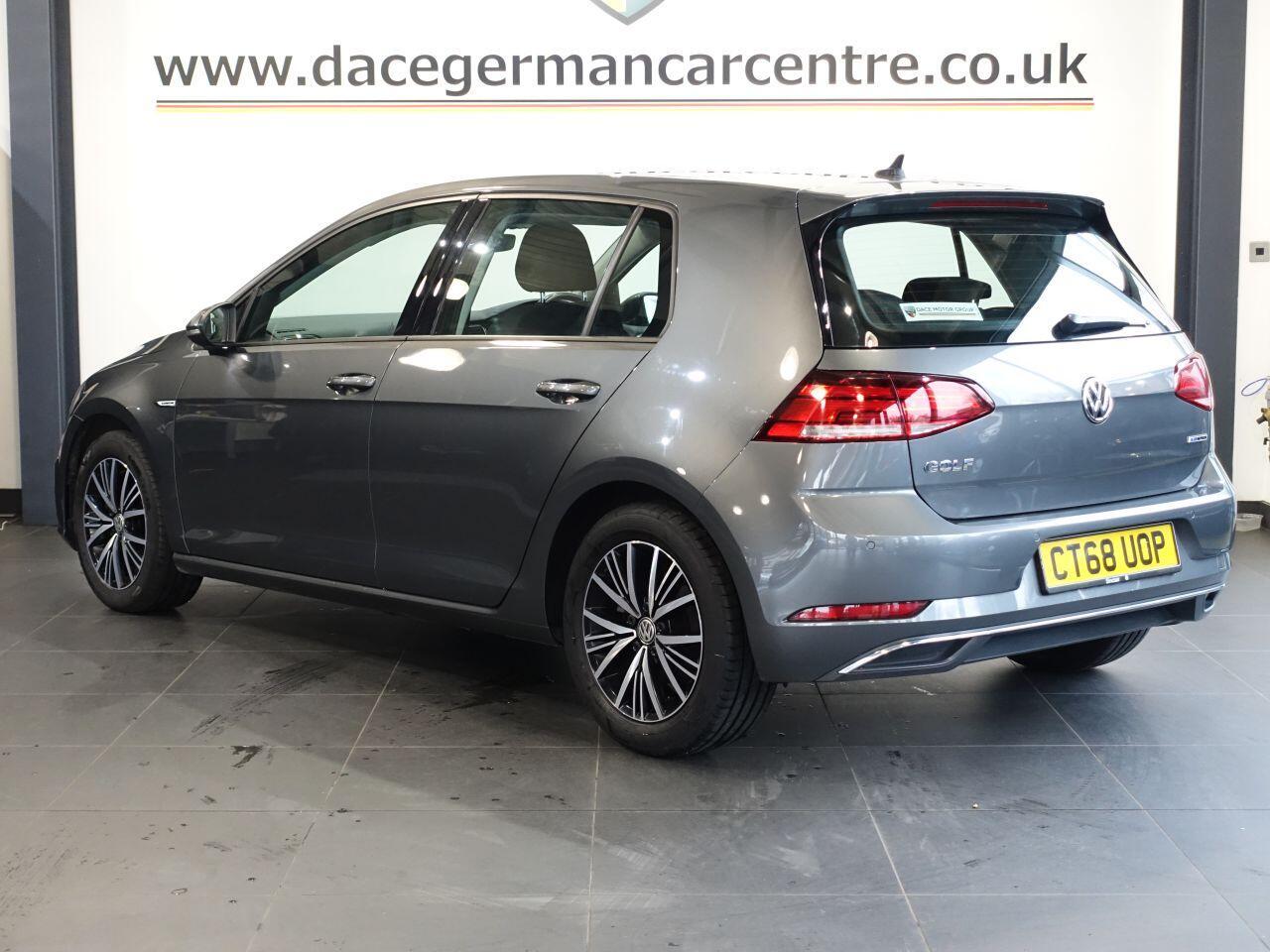 Volkswagen Golf - Image 8