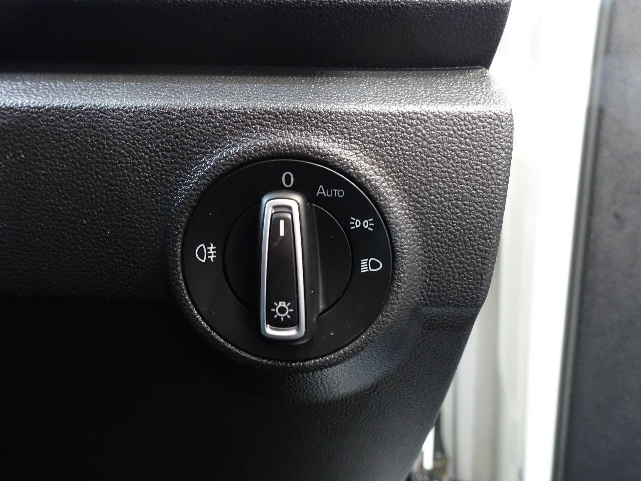 Volkswagen T-Roc - Image 31