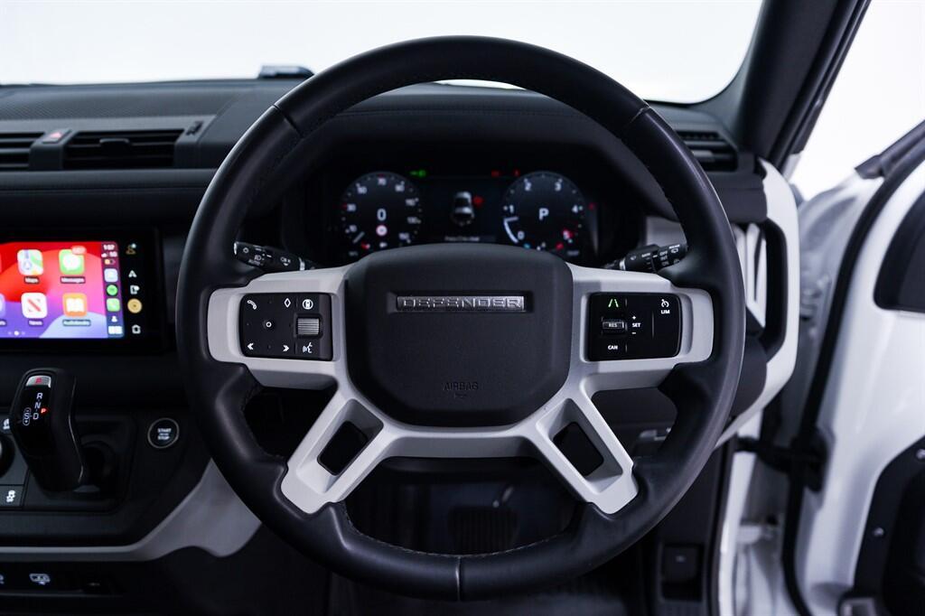 Land Rover Defender 90 - Image 31