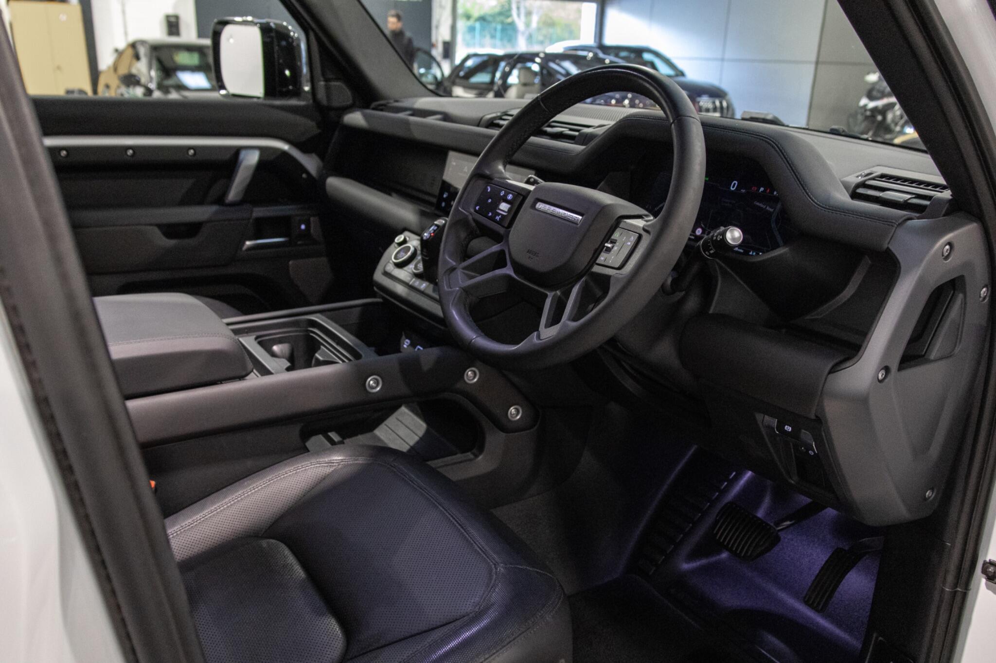 Land Rover Defender 110 - Image 13