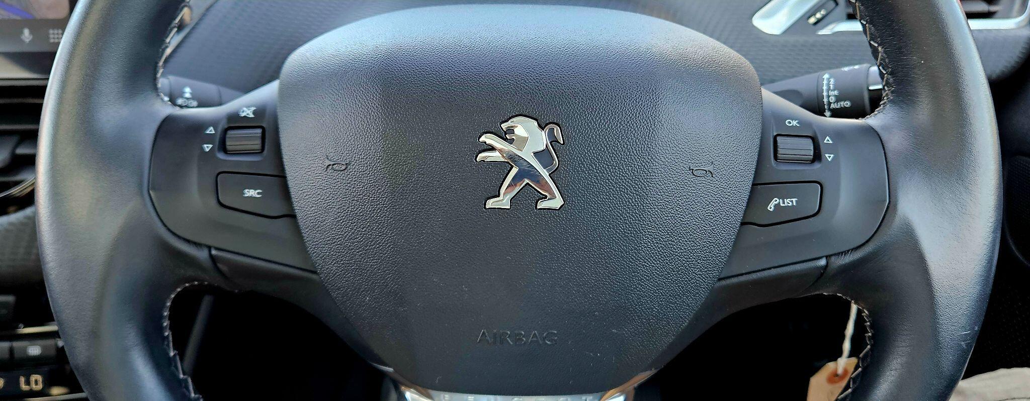Peugeot 208 - Image 17