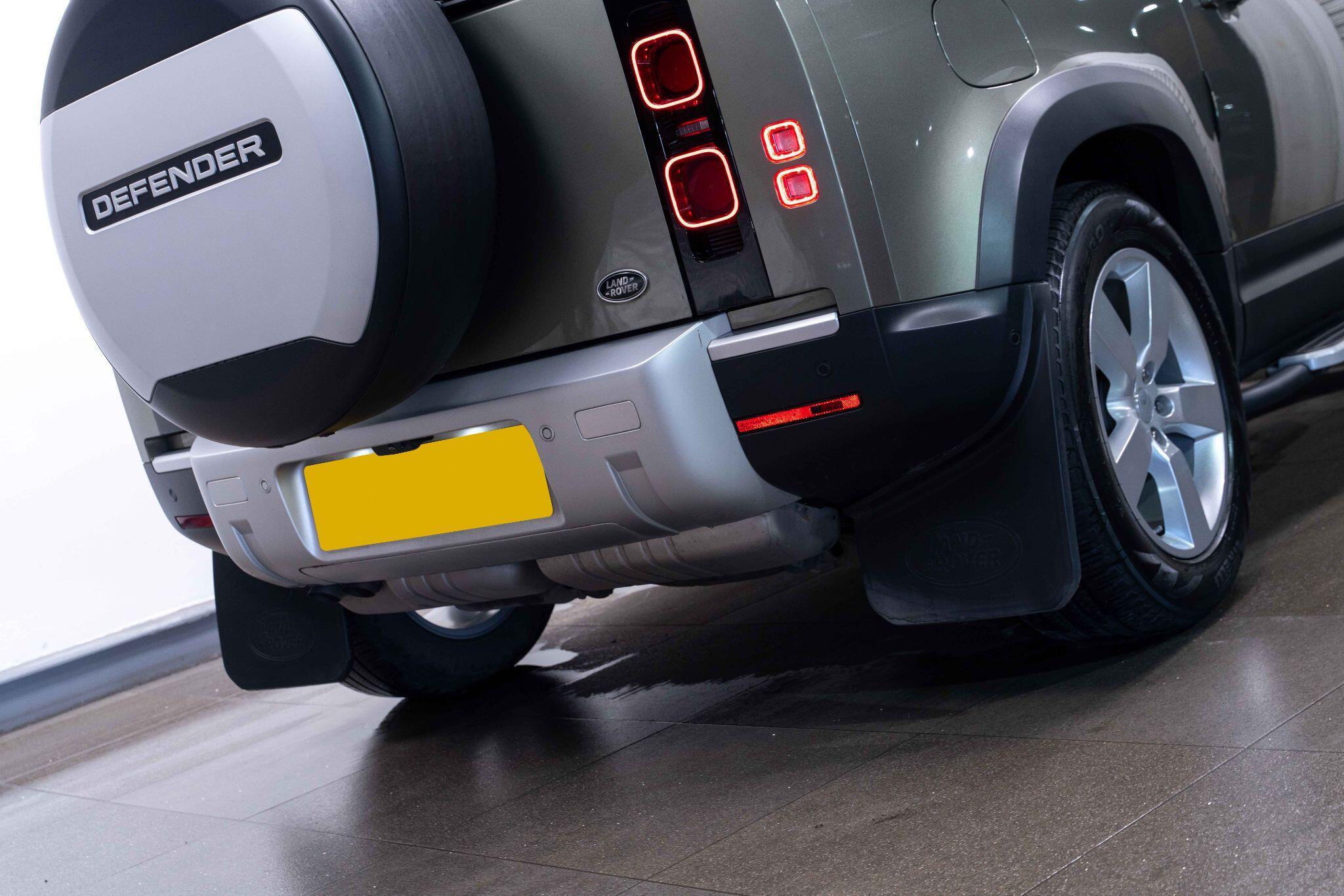 Land Rover Defender 90 - Image 10