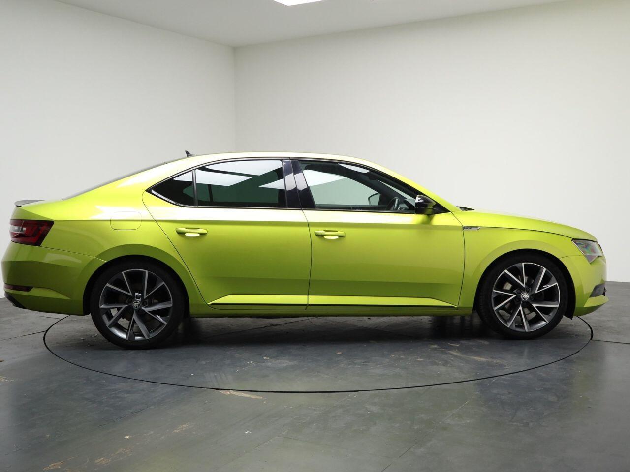 Skoda Superb - Image 21