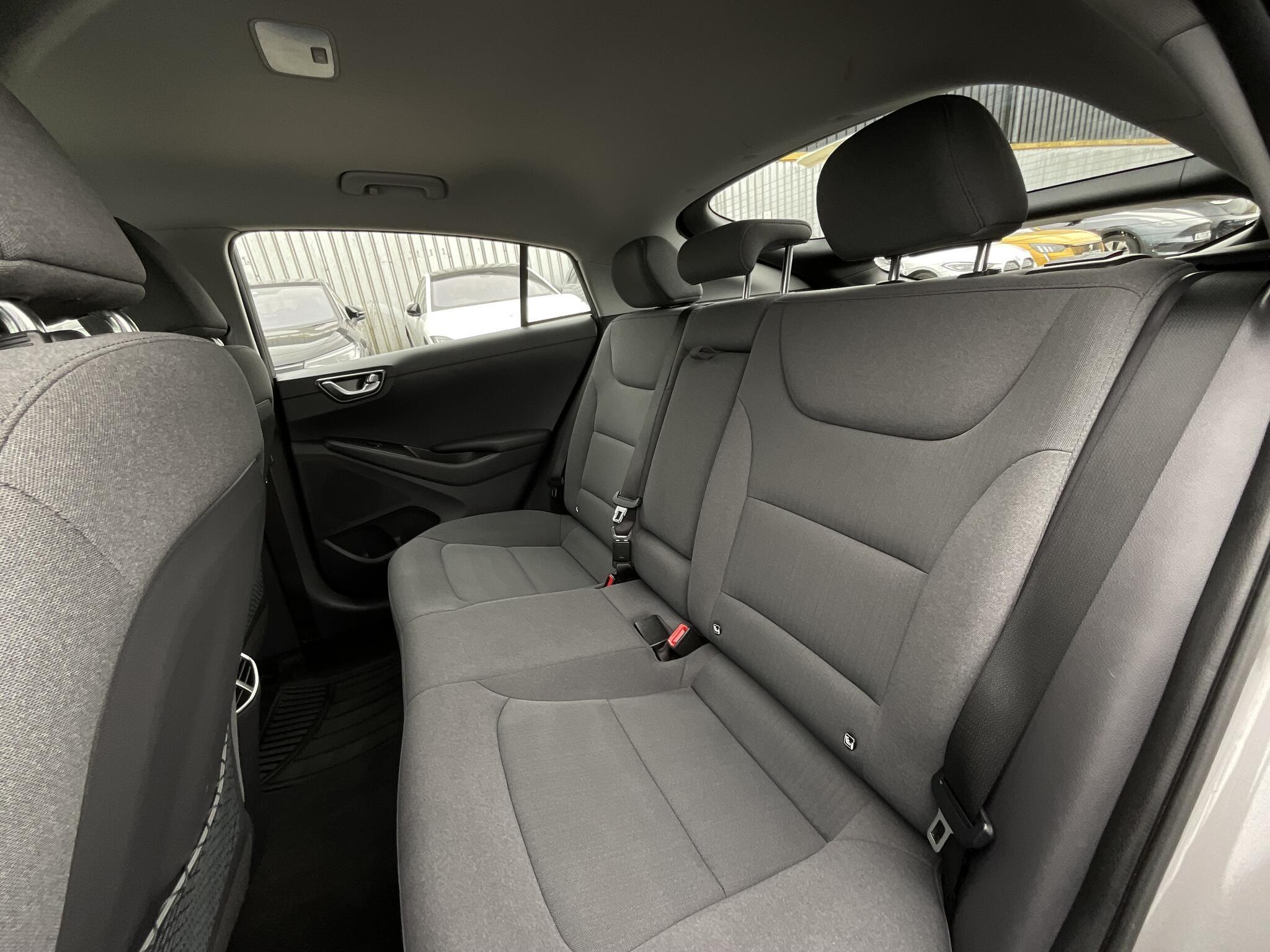Hyundai Ioniq - Image 14