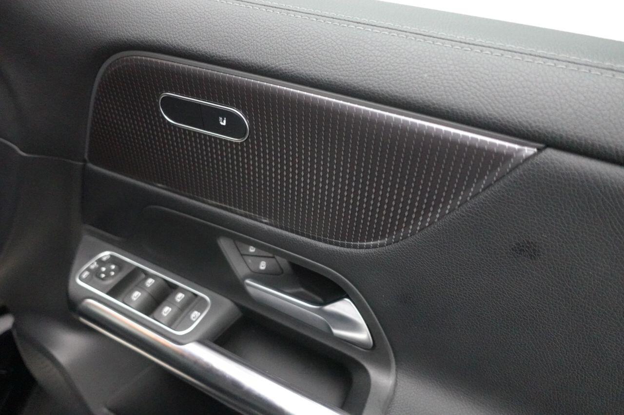 Mercedes-benz EQA - Image 19