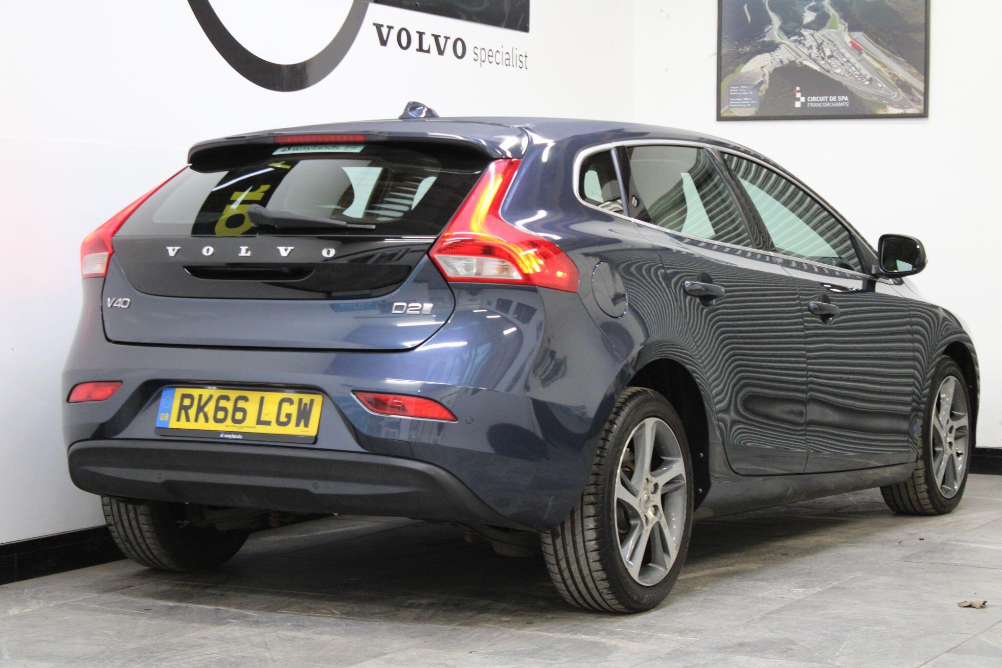 Volvo V40 - Image 11