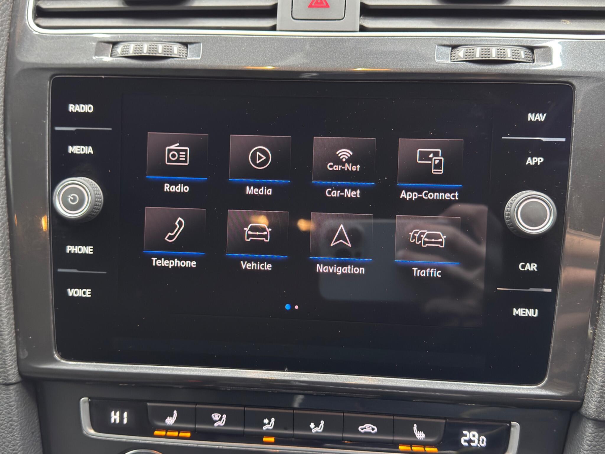 Volkswagen Golf - Image 29