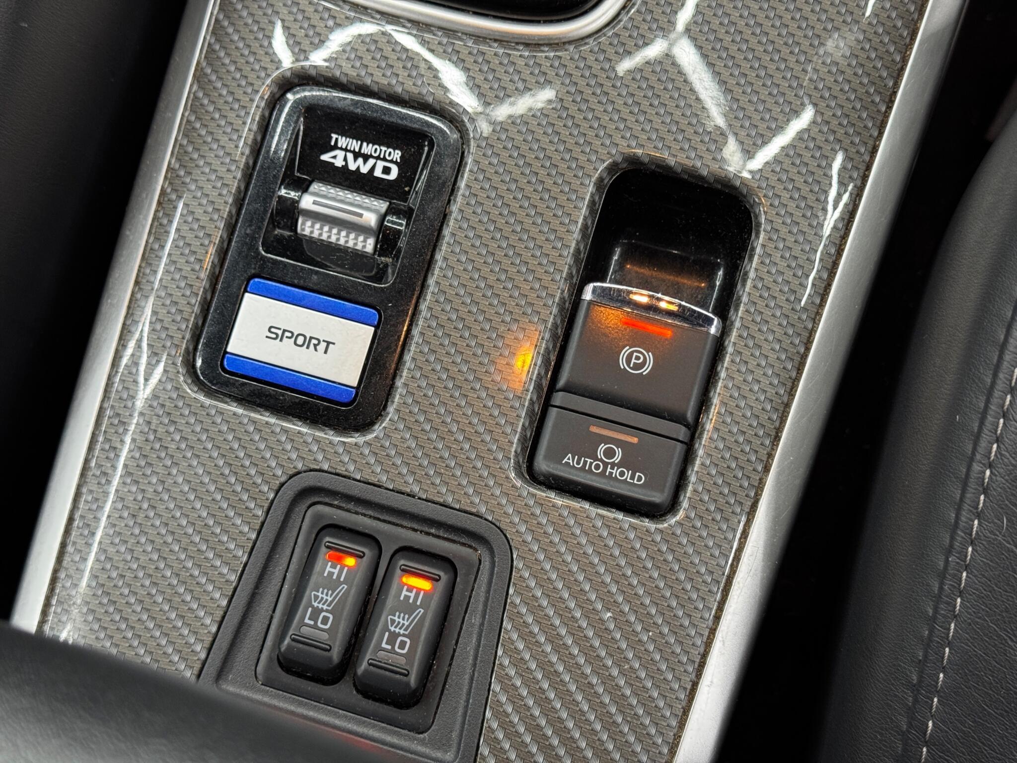 Mitsubishi Outlander - Image 26