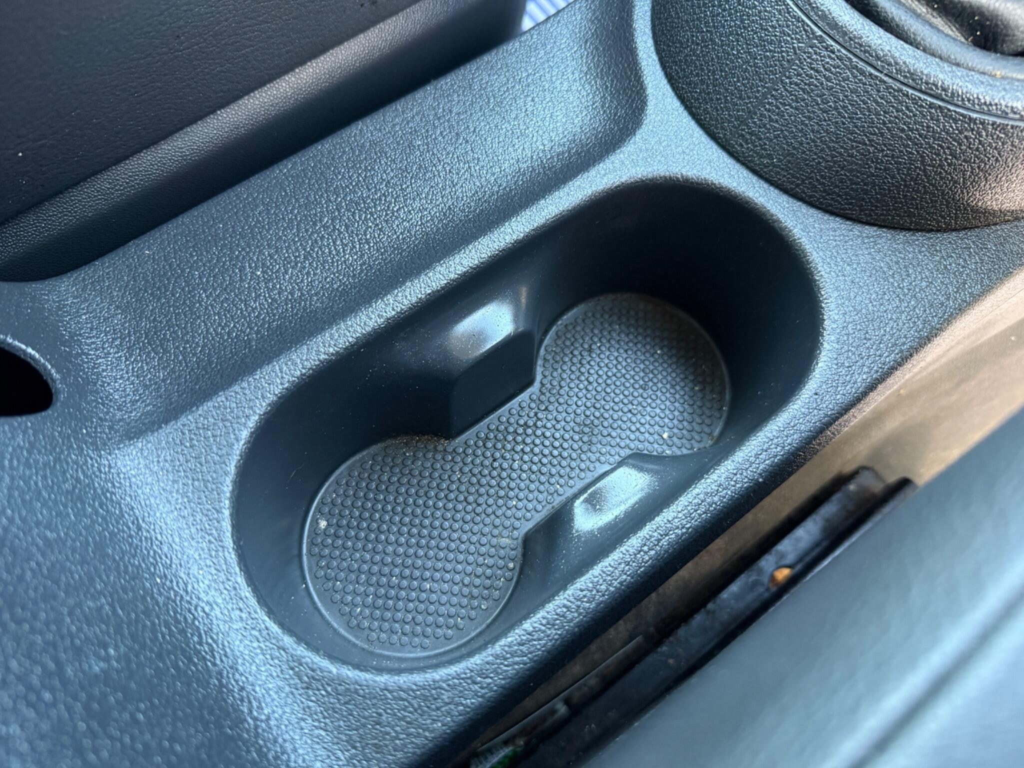 Volkswagen Caddy - Image 30