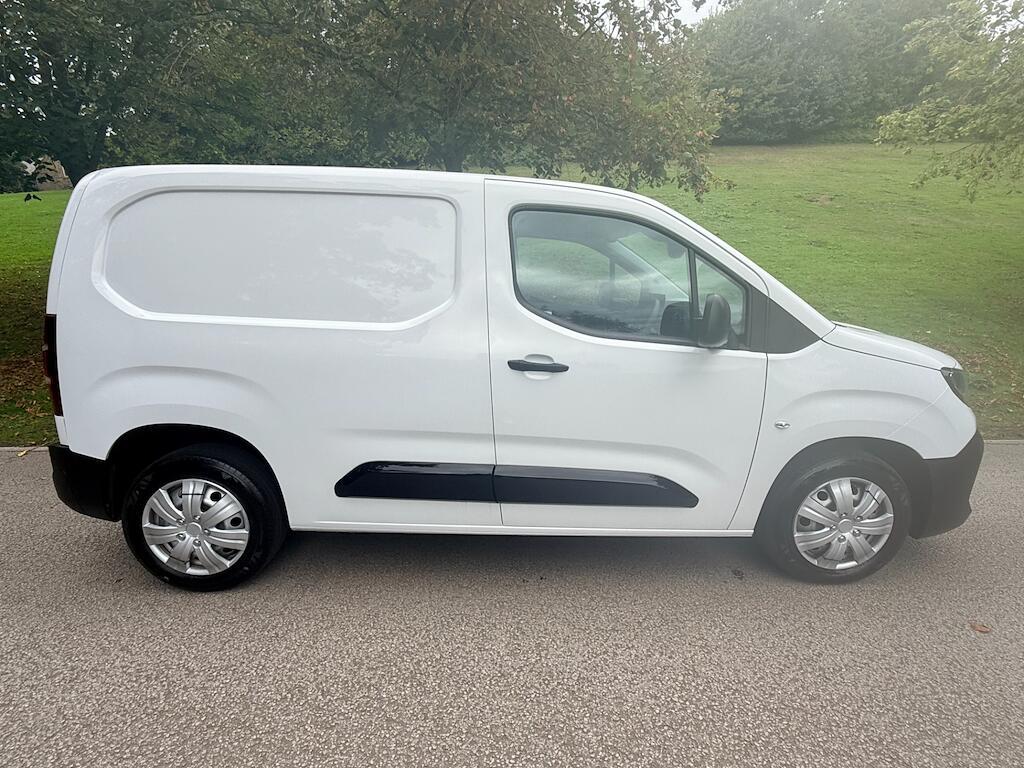 Vauxhall Combo - Image 2