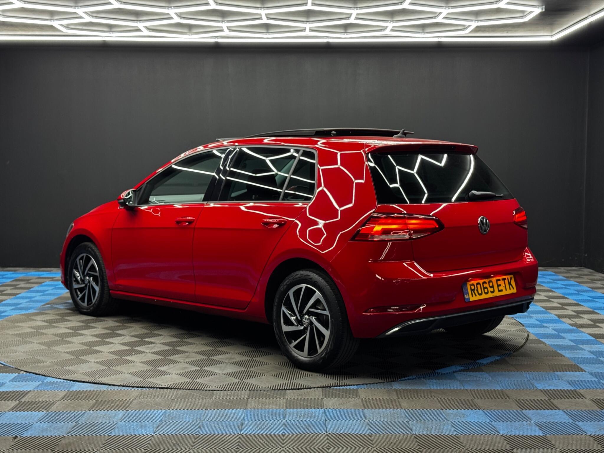 Volkswagen Golf - Image 7