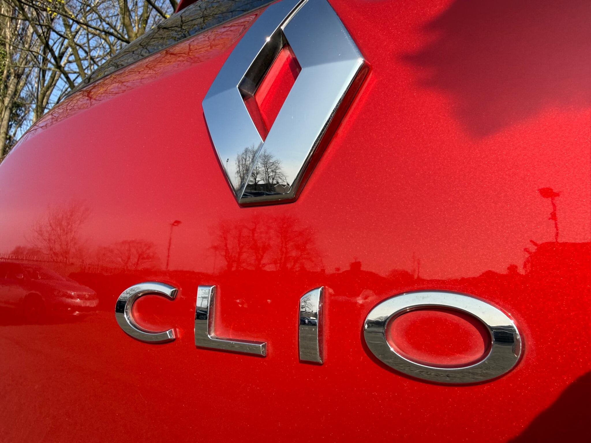 Renault Clio - Image 20