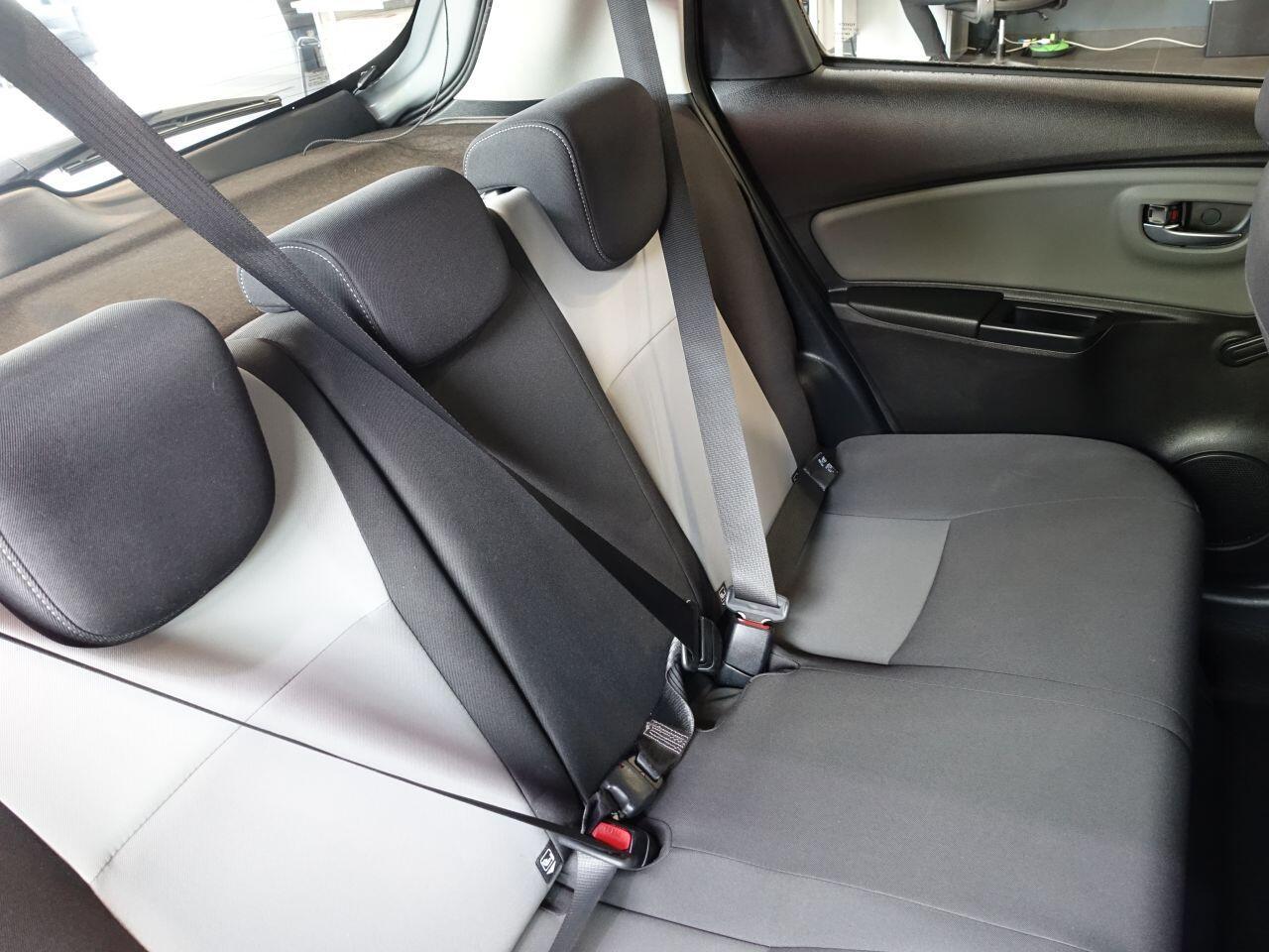 Toyota Yaris - Image 14