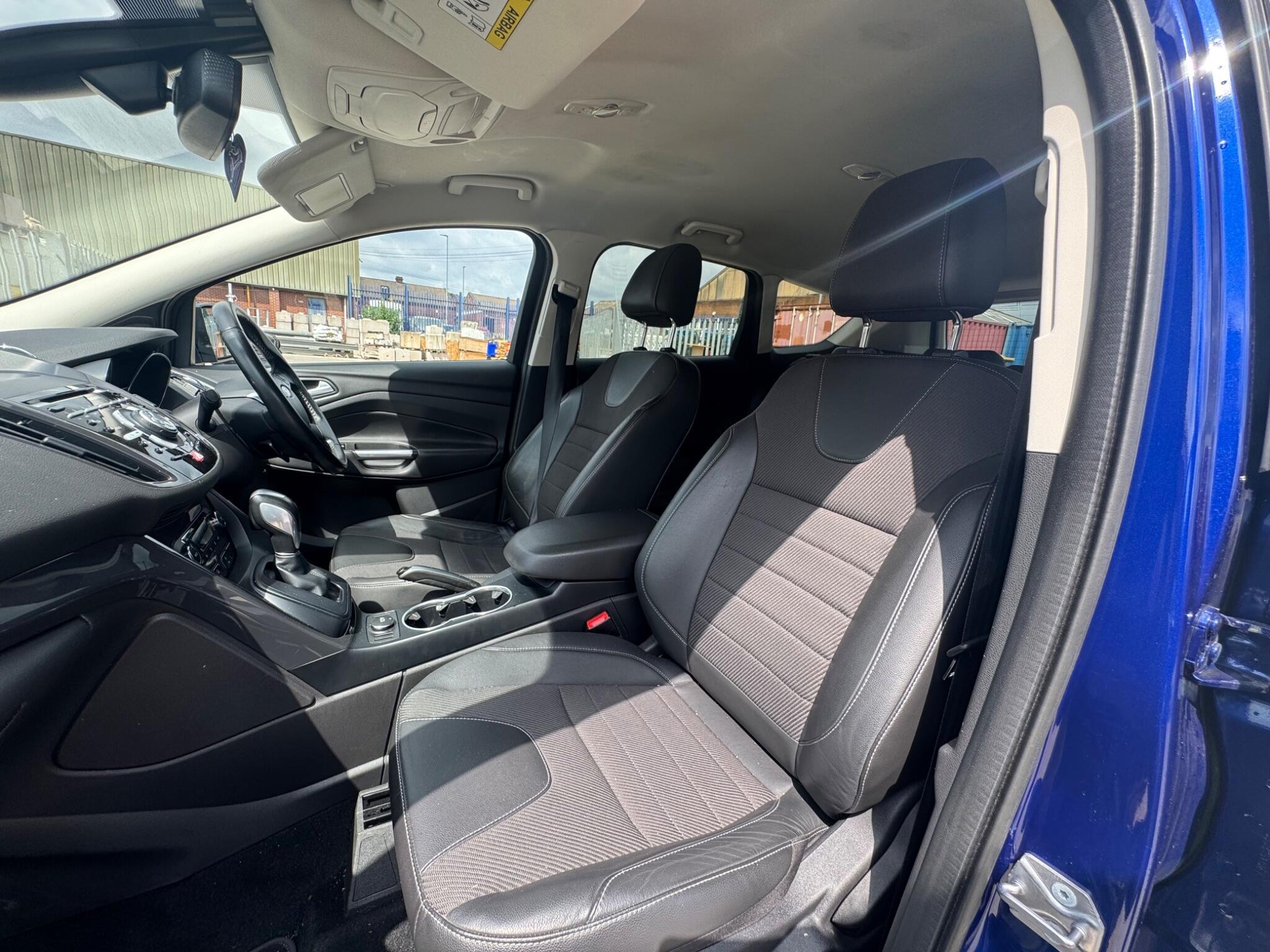 Ford Kuga - Image 20