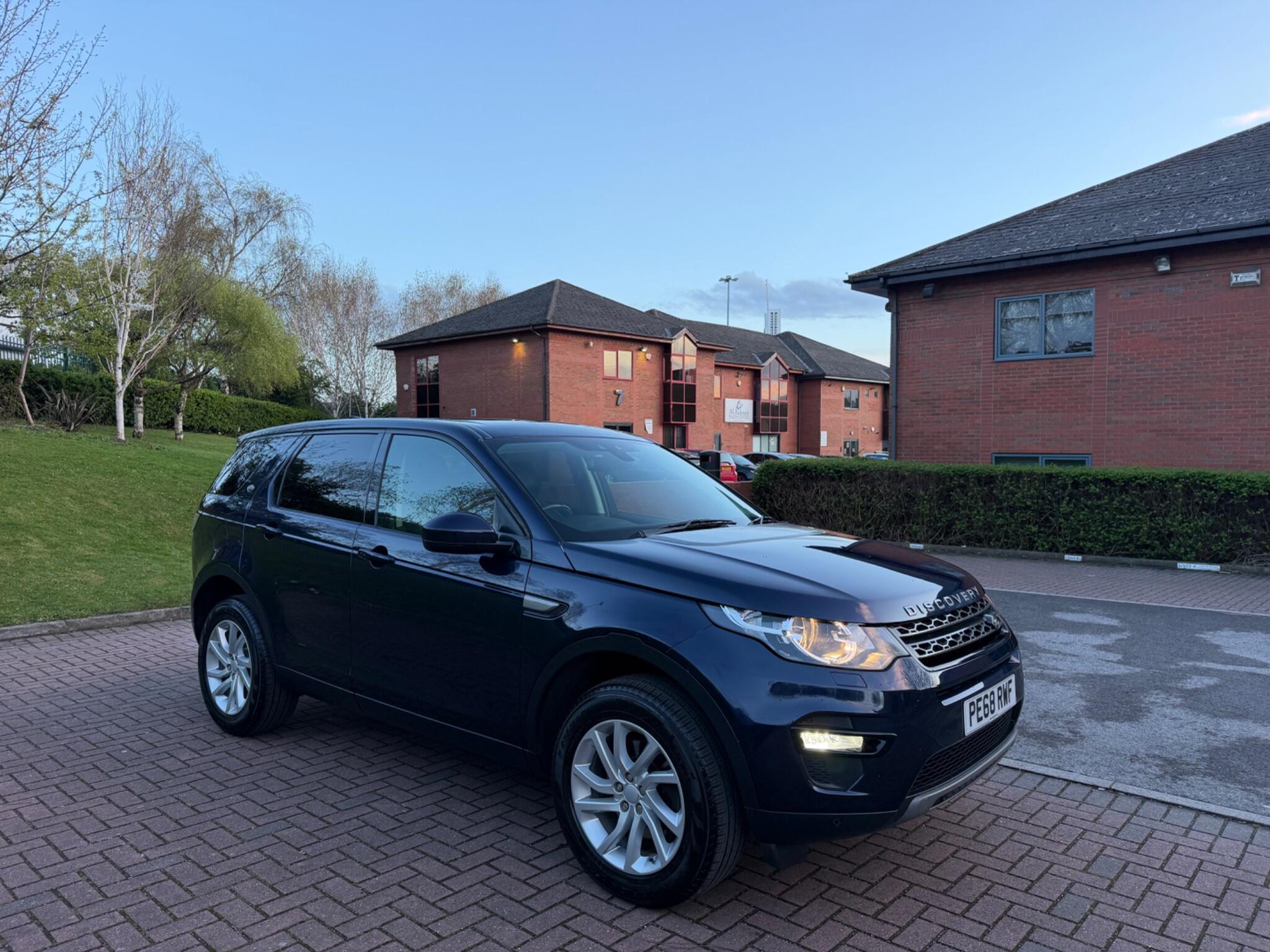Land Rover DISCOVERY SPORT - Image 2