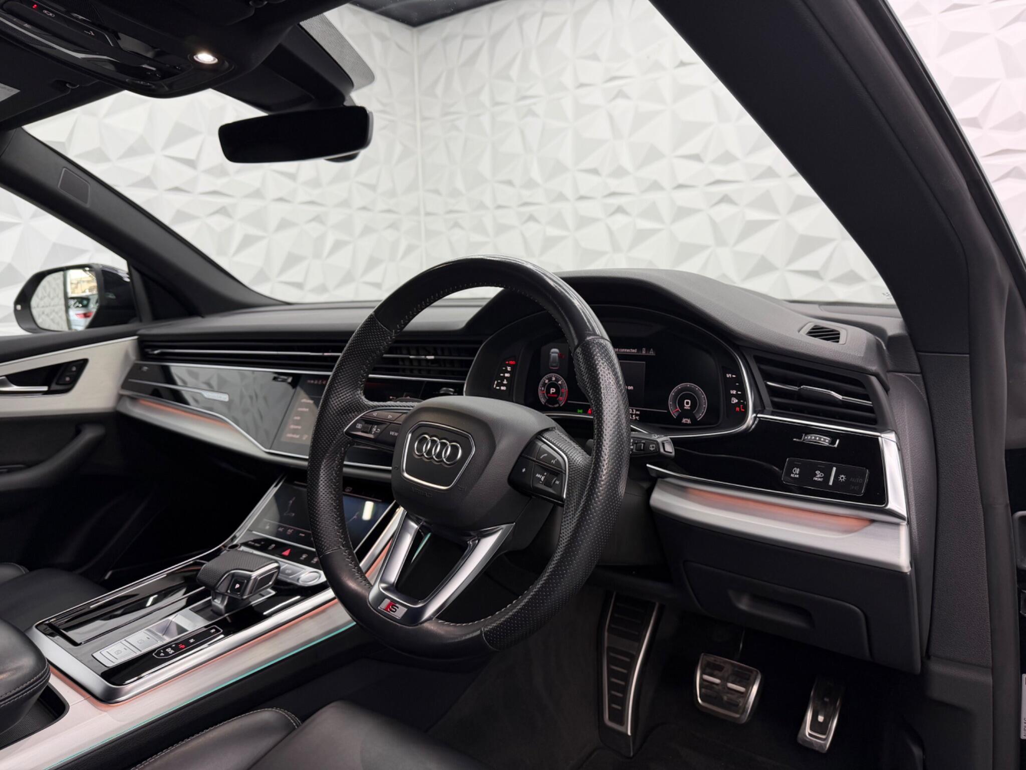 Audi Q8 - Image 20