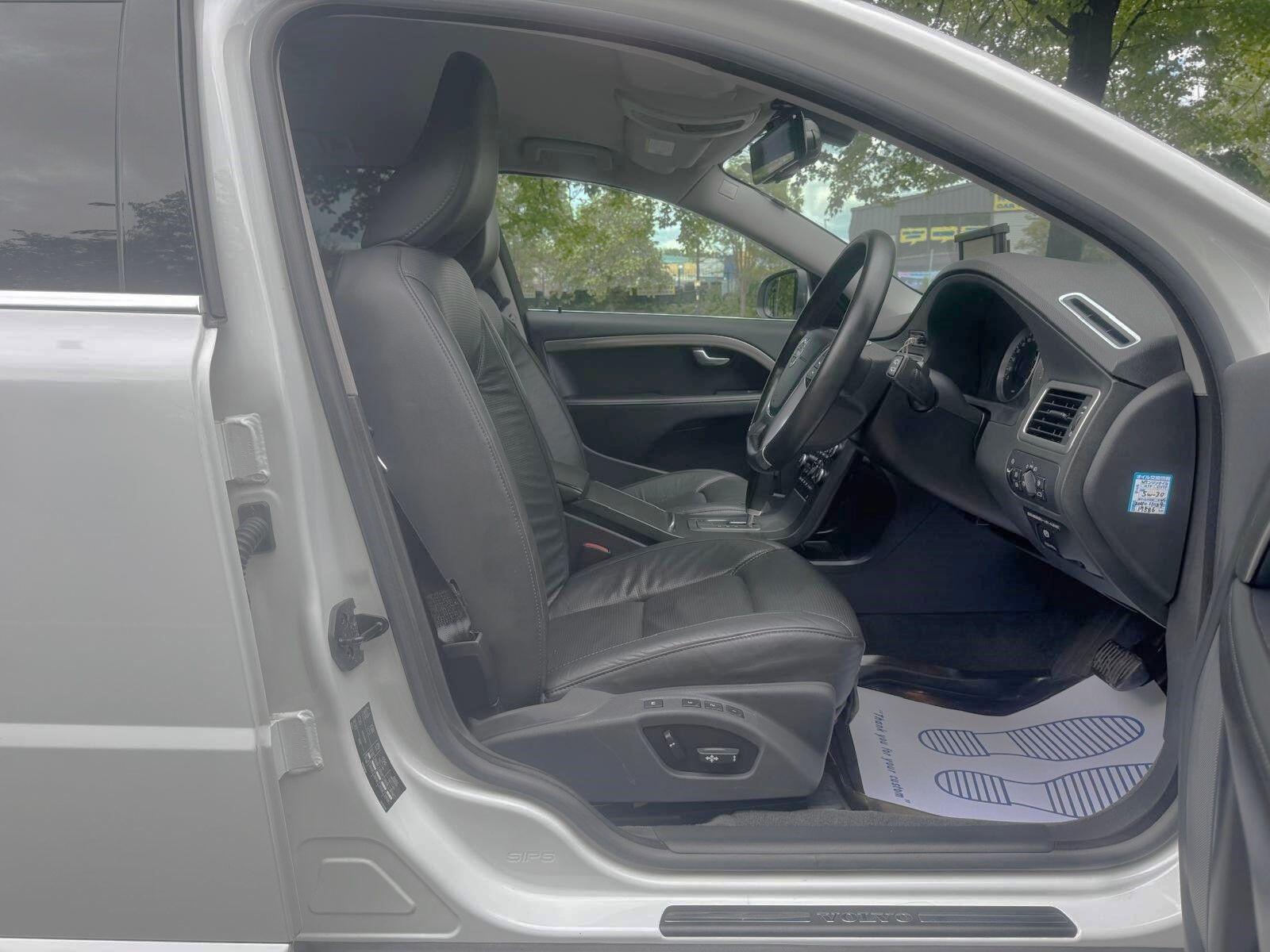 Volvo V70 - Image 17